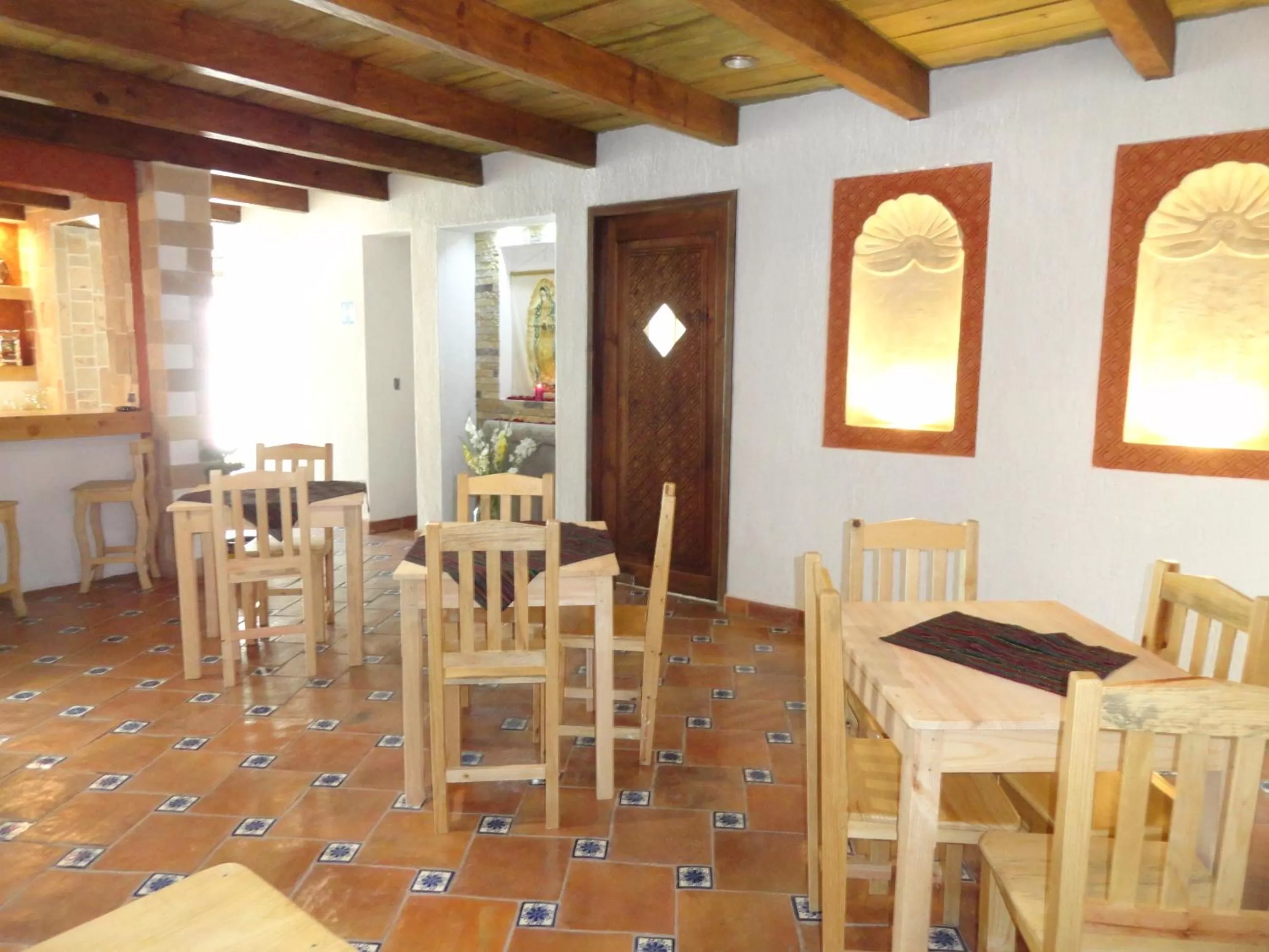 Restaurant/places to eat in Hotel Na´Lum