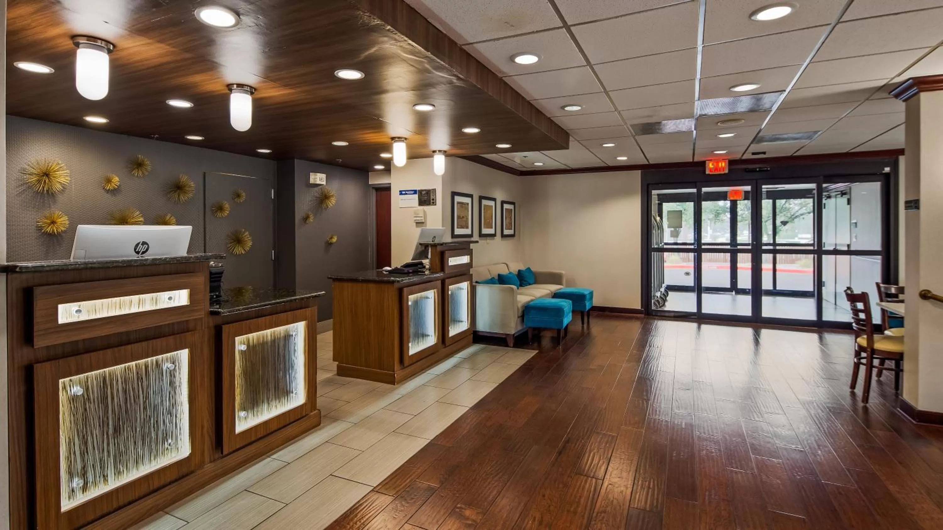 Lobby or reception in Clarion Pointe near Medical Center