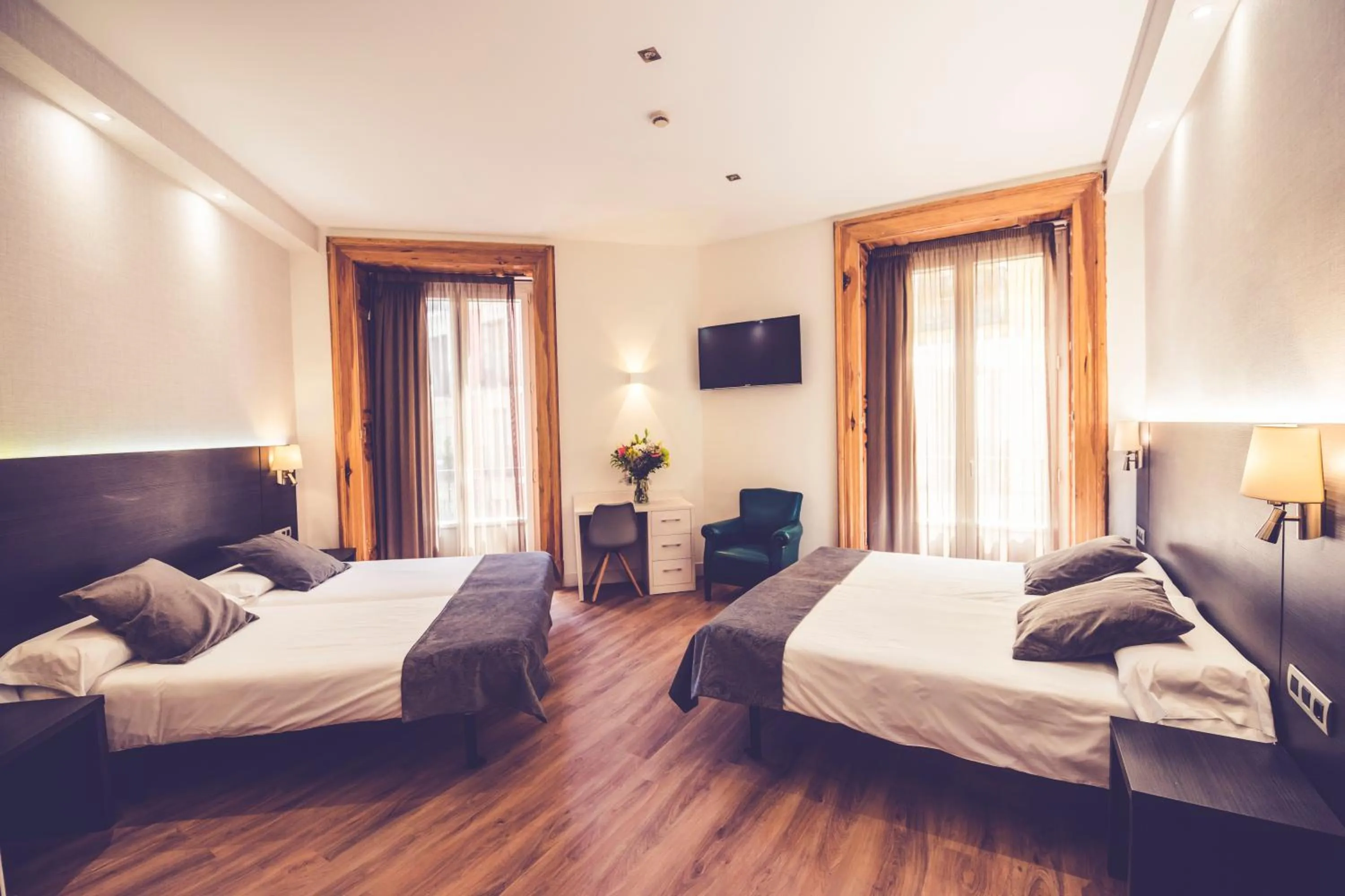 Bedroom, Bed in Hostal Marlasca