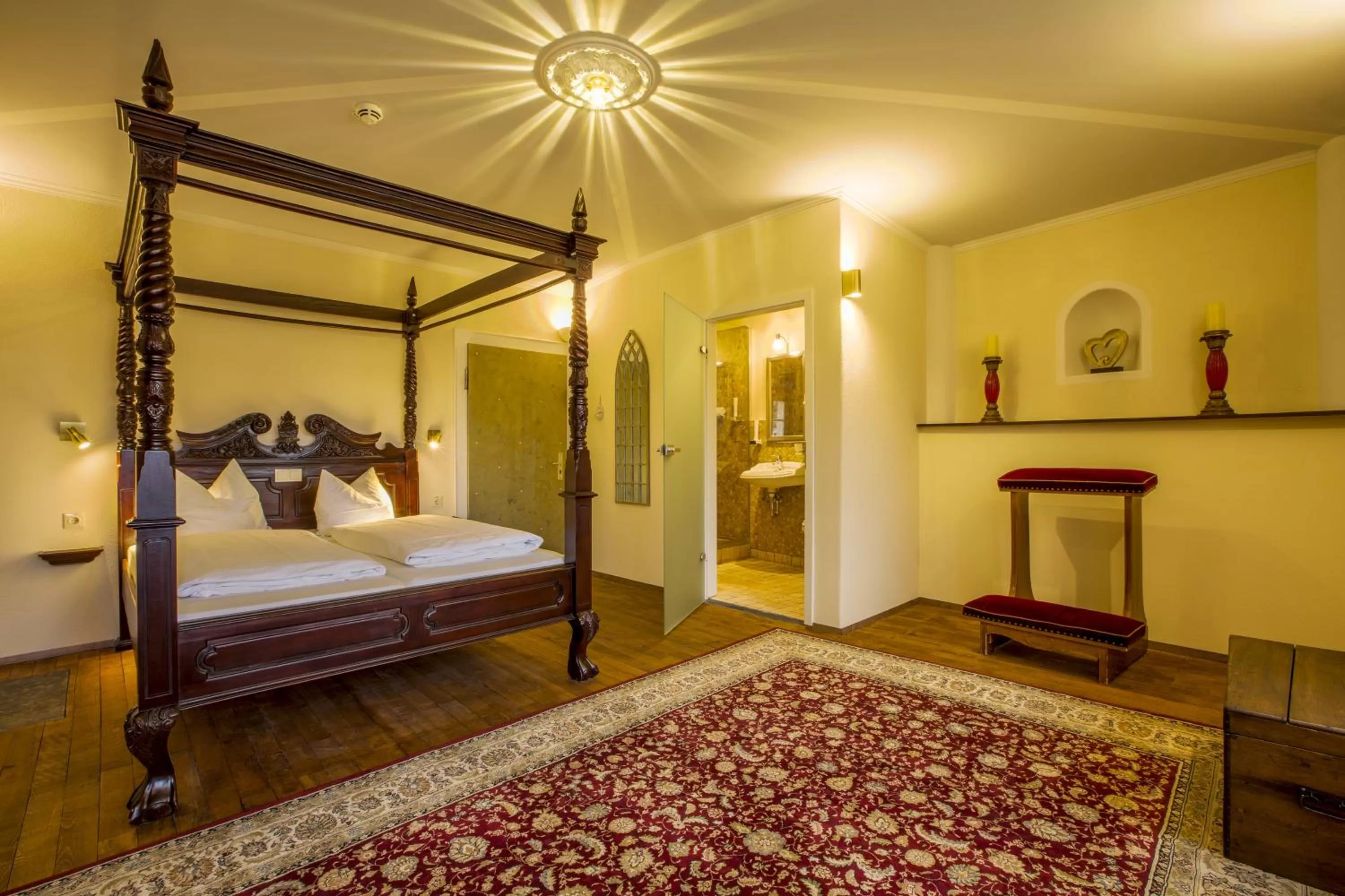 Photo of the whole room, Bed in Knast-Hotel Fronfeste