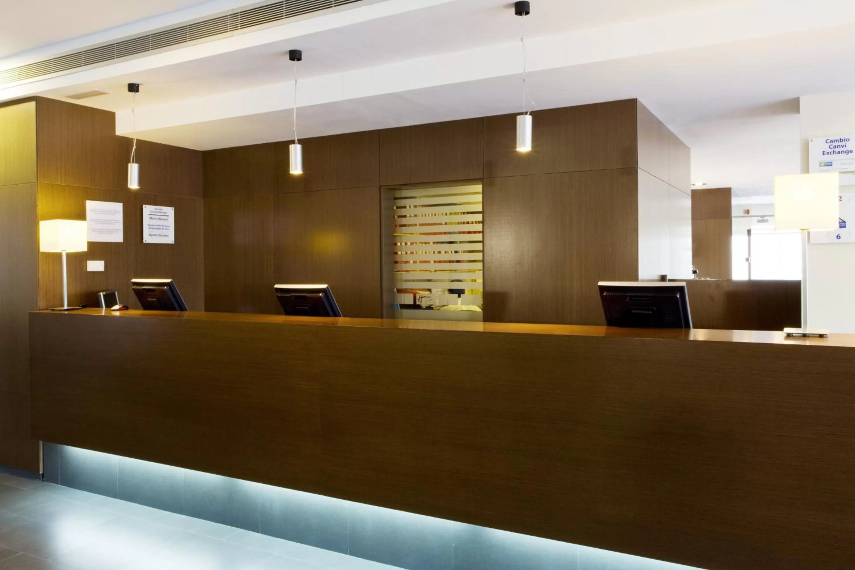 Lobby or reception in Holiday Inn Express Barcelona City 22@ by IHG