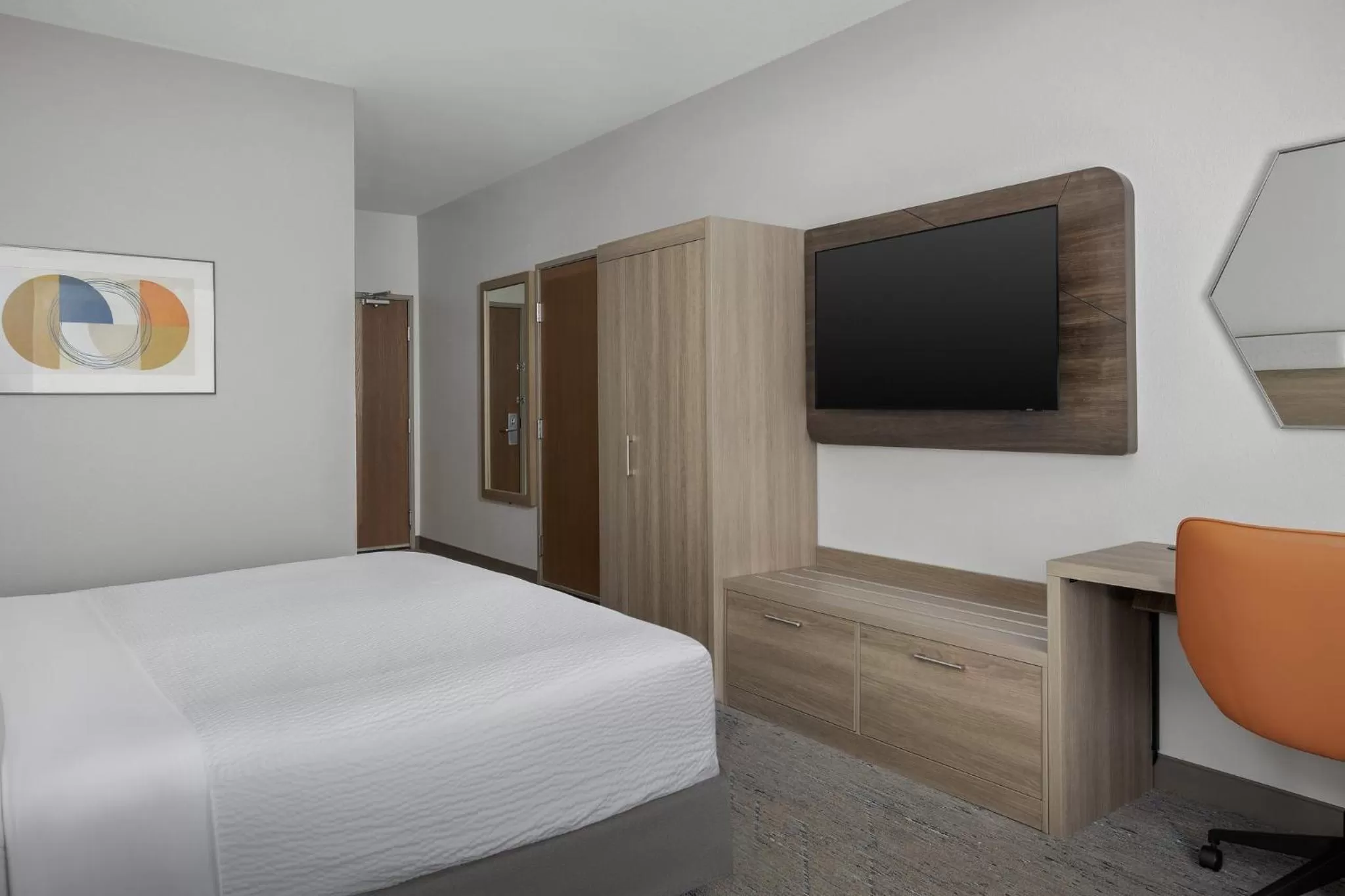 Photo of the whole room, Bed in Holiday Inn Express & Suites Superior by IHG