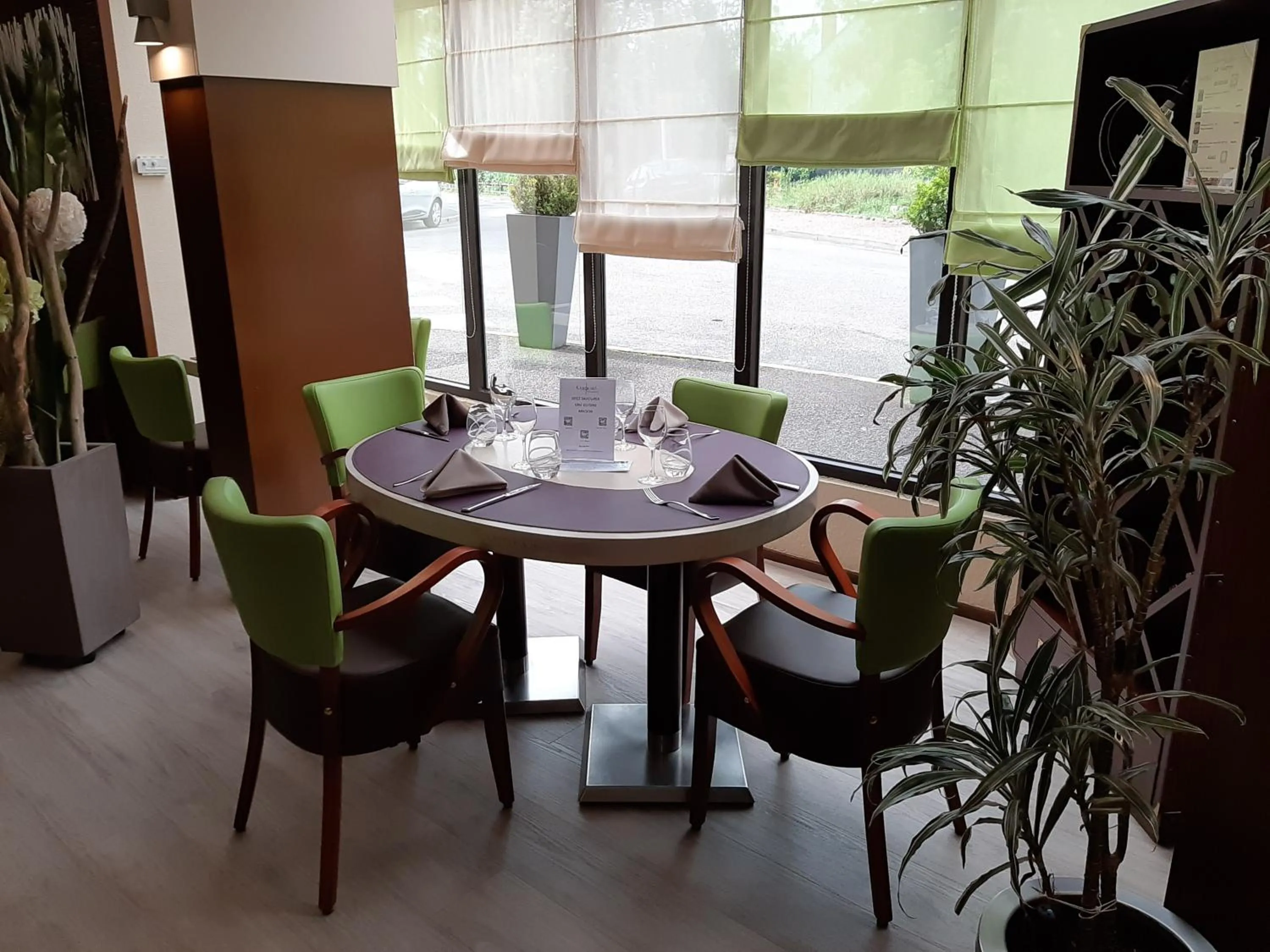 Restaurant/places to eat in Kyriad Hotel Nevers Centre