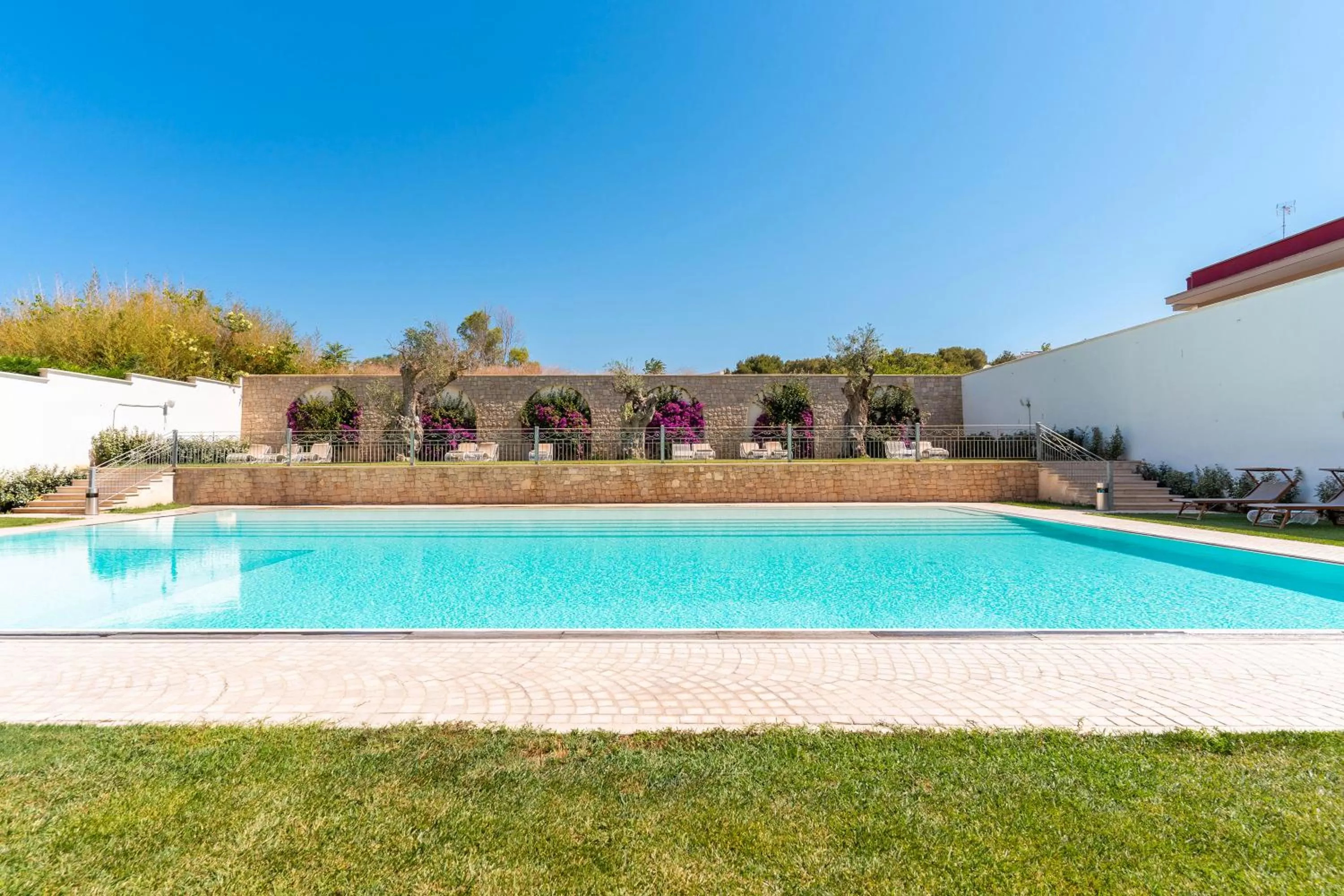 Swimming pool in Victoria Palace Hotel & Zen Wellness
