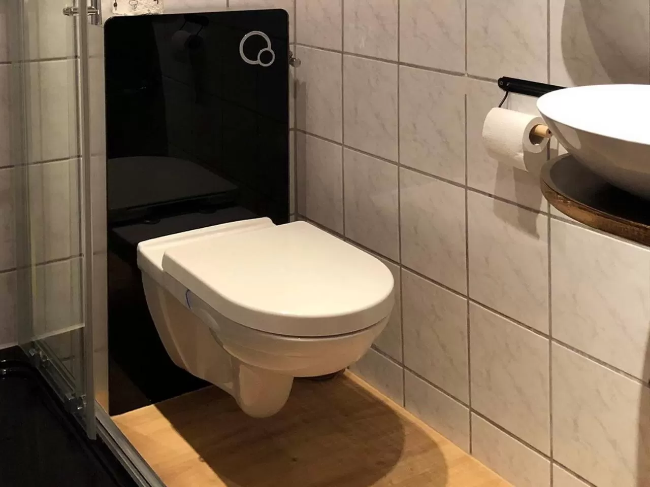 Bathroom in Landlust Hotel