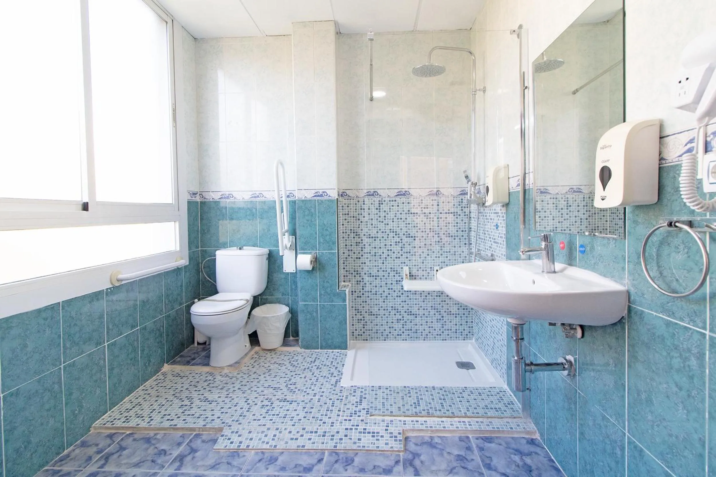 Shower in Hotel Sagunto