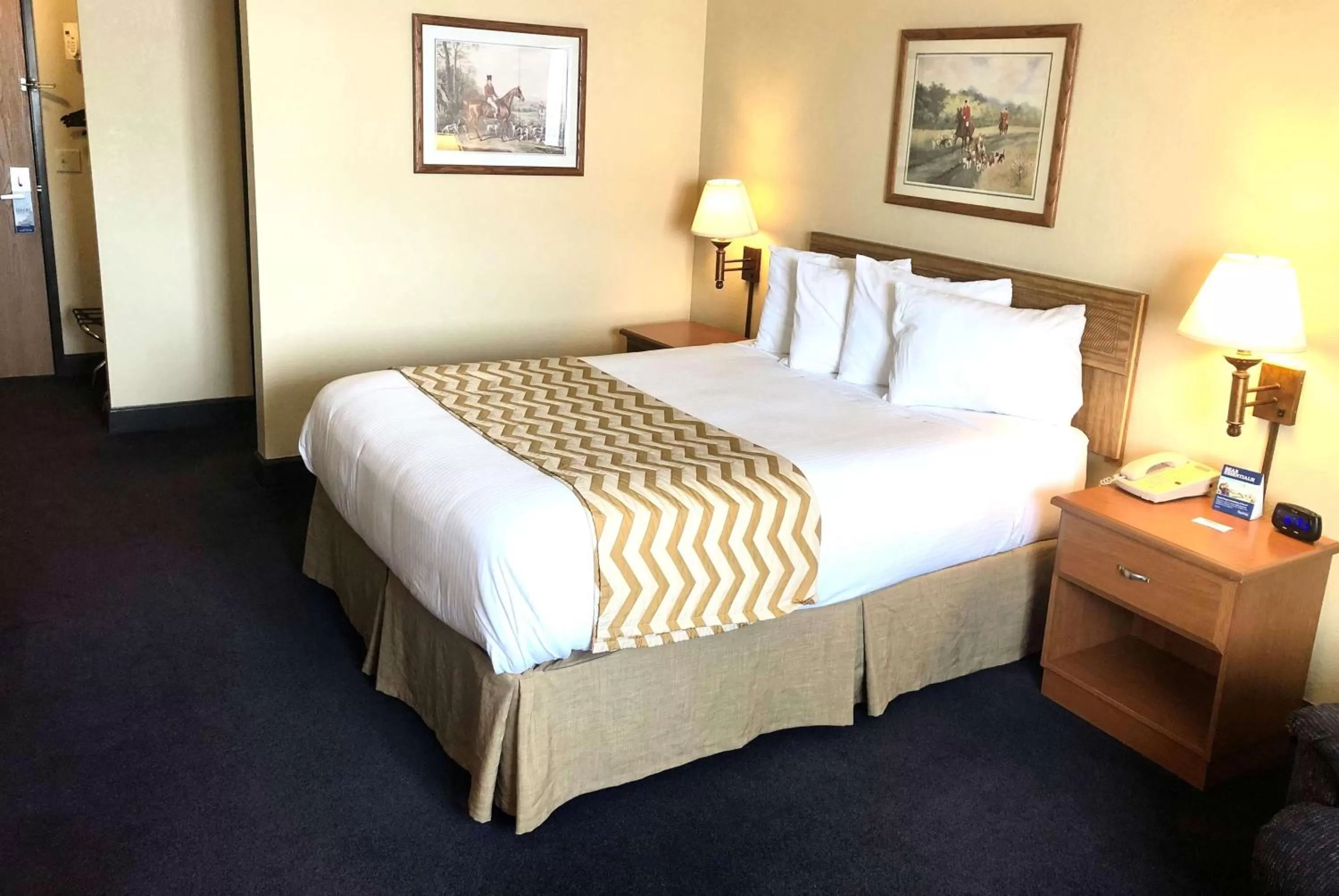 Photo of the whole room, Bed in Travelodge by Wyndham Grand Island