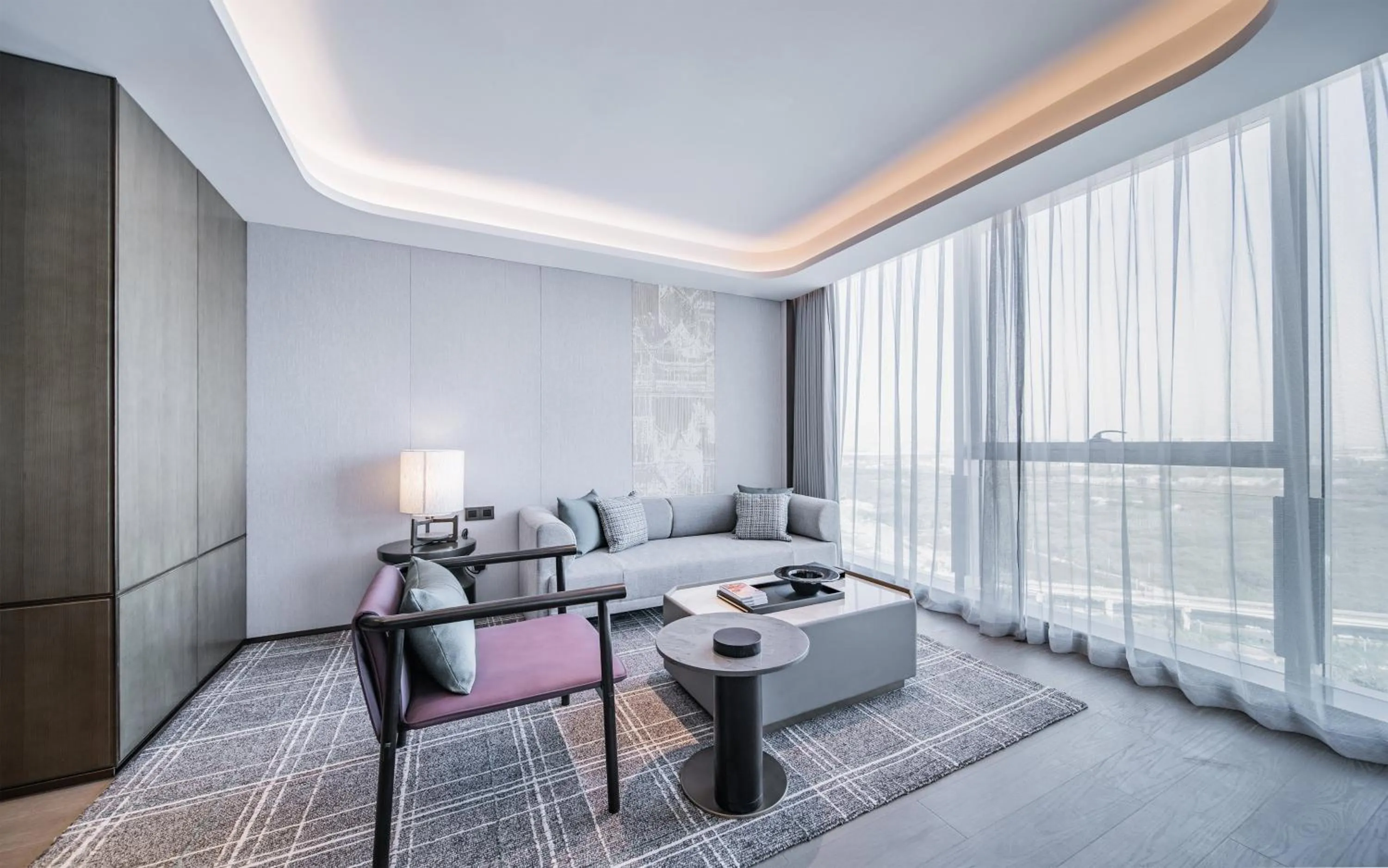 Photo of the whole room, Bed in HUALUXE Xi'an Chanba by IHG