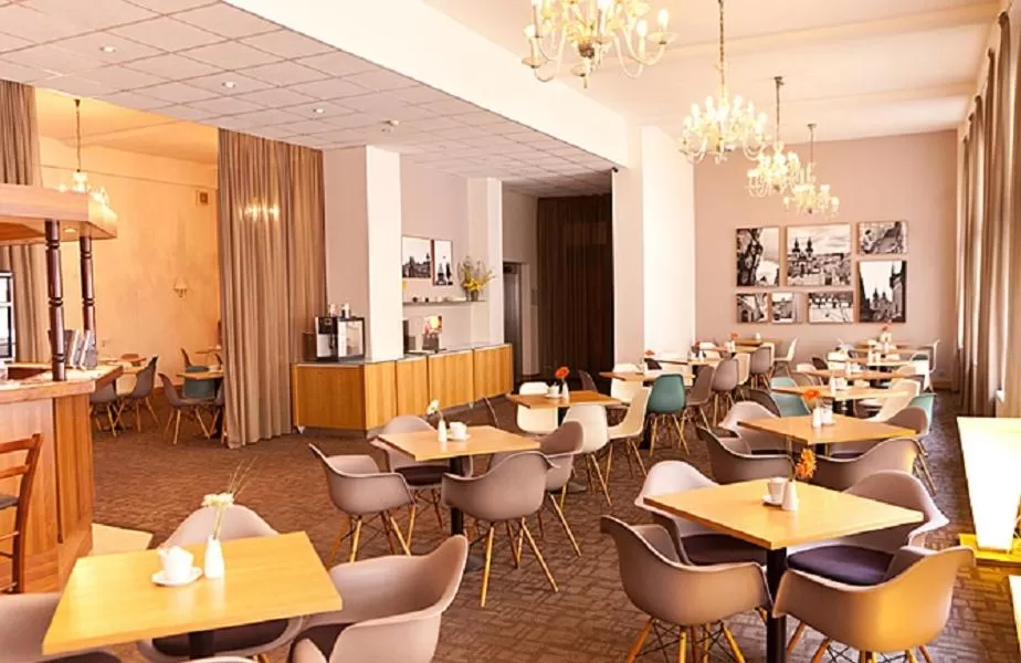 Restaurant/places to eat in Central Hotel Prague