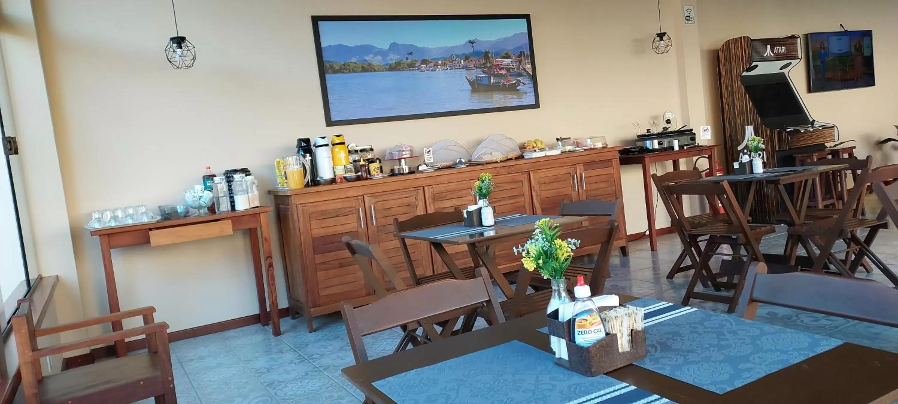 Restaurant/Places to Eat in Pousada das Saíras