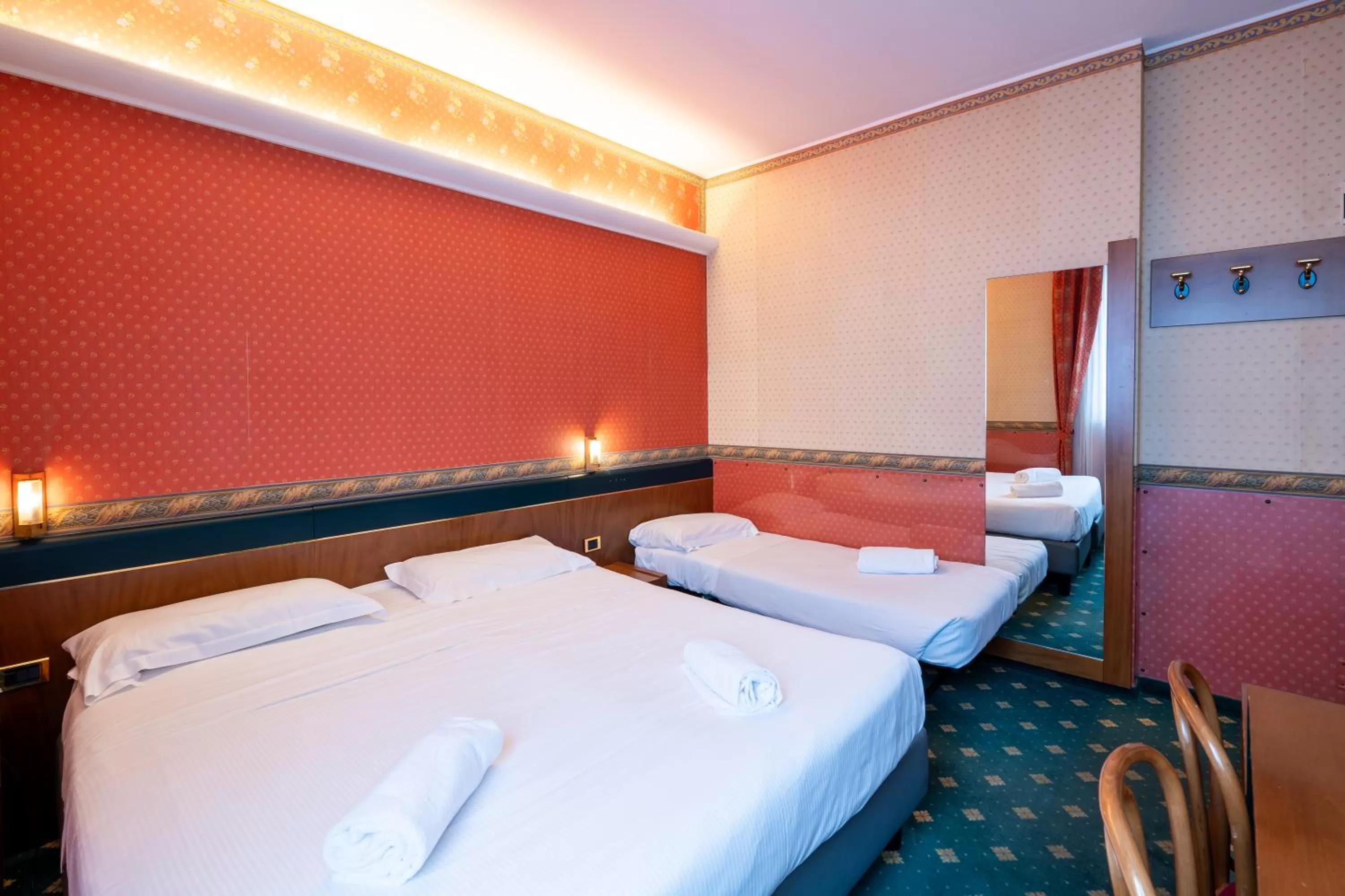 Bed in Hotel Des Etrangers