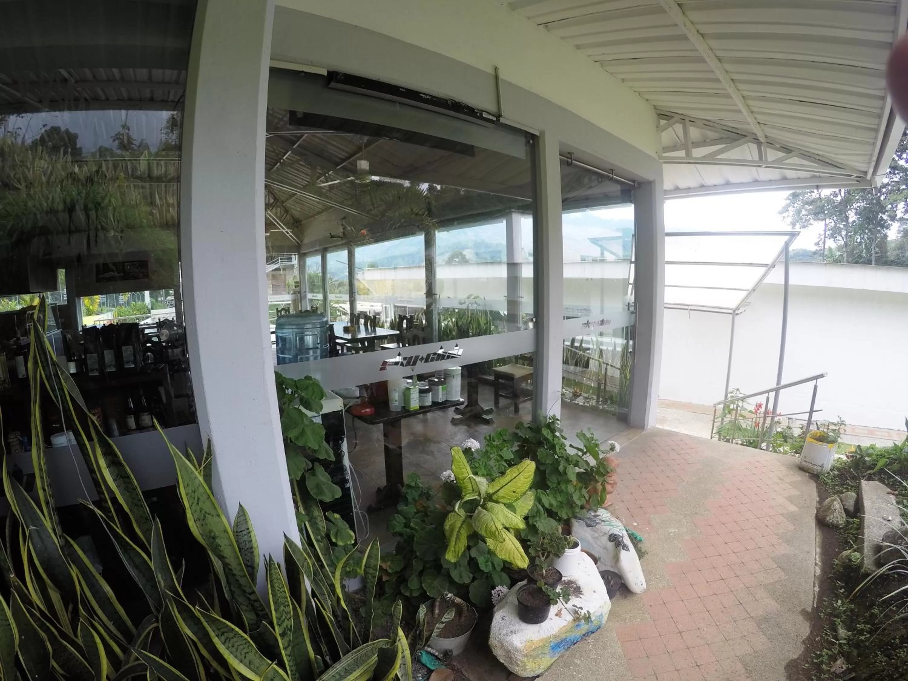 Restaurant/Places to Eat in Sky Club Eco Hotel