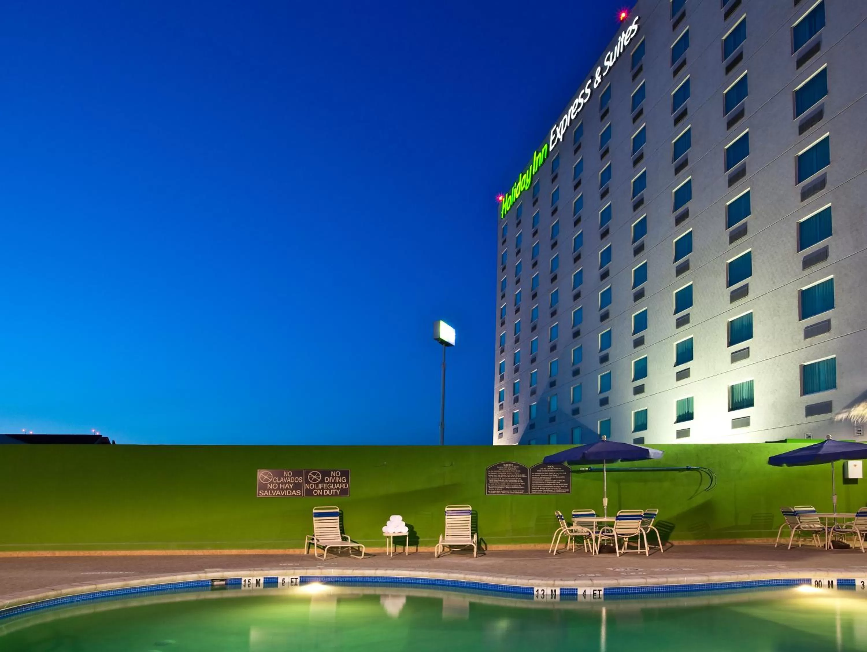 Property building in Holiday Inn Express & Suites Monterrey Aeropuerto by IHG