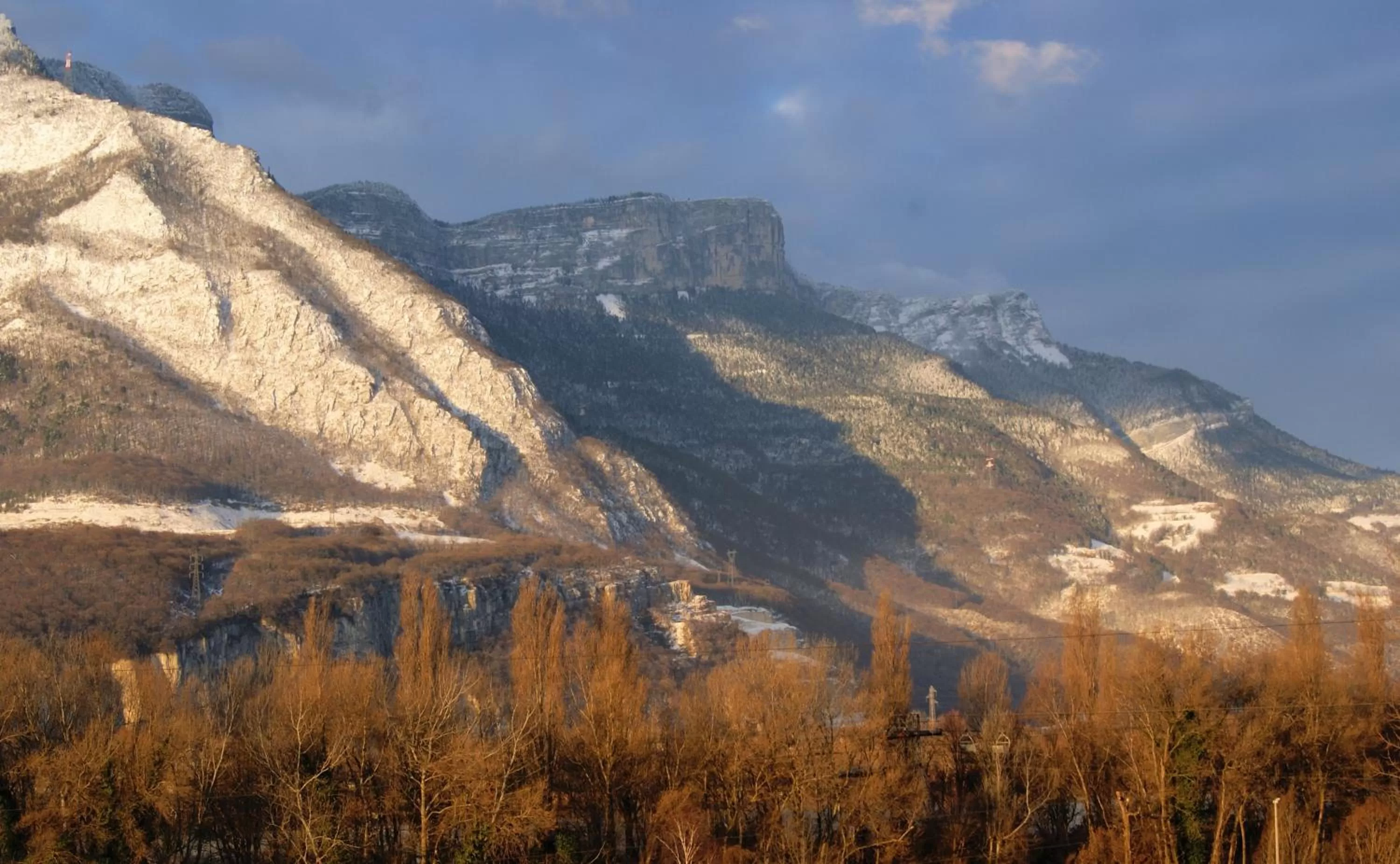Mountain view in Ekho Hotel Grenoble Nord Saint Egrève