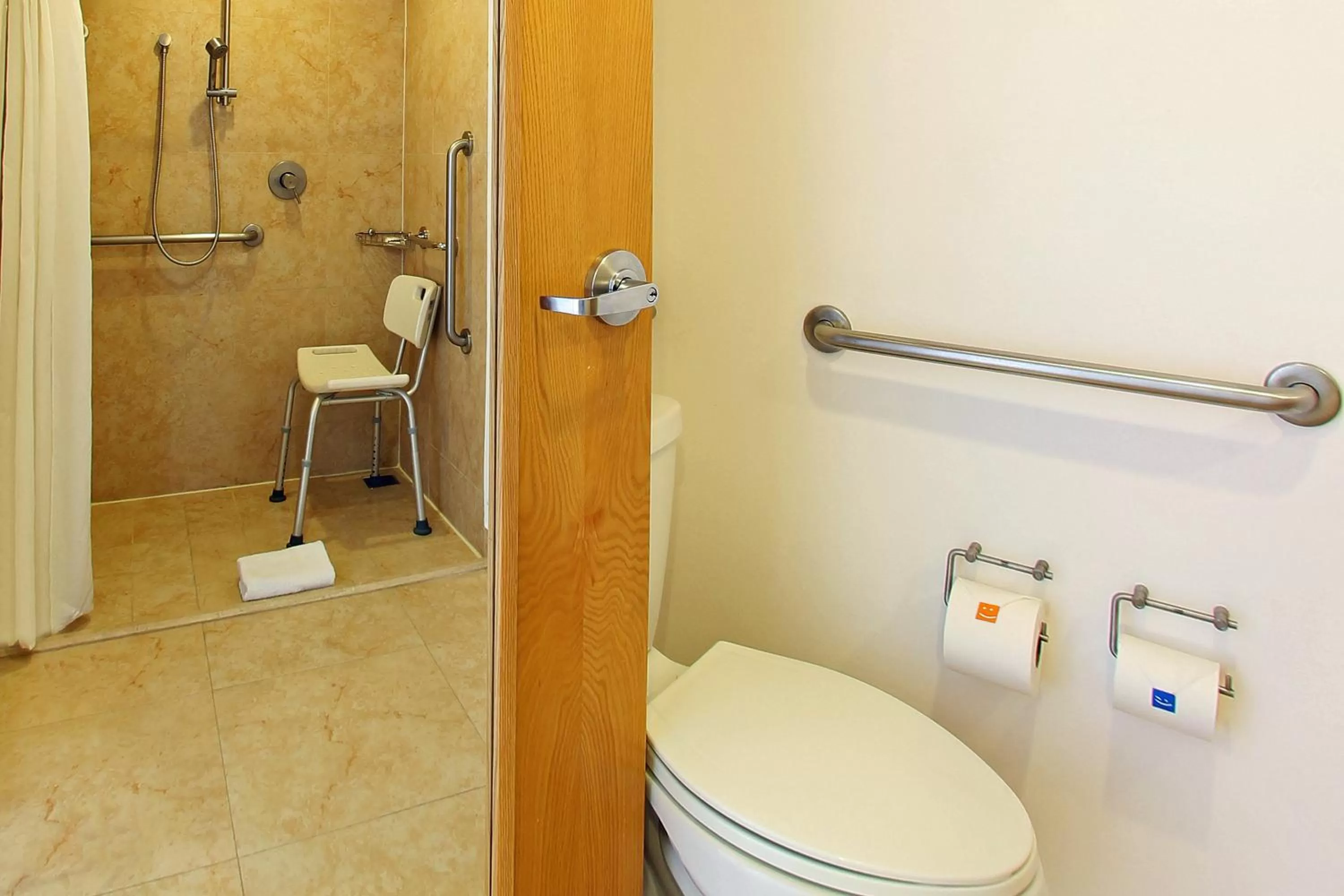 Photo of the whole room in One Silao