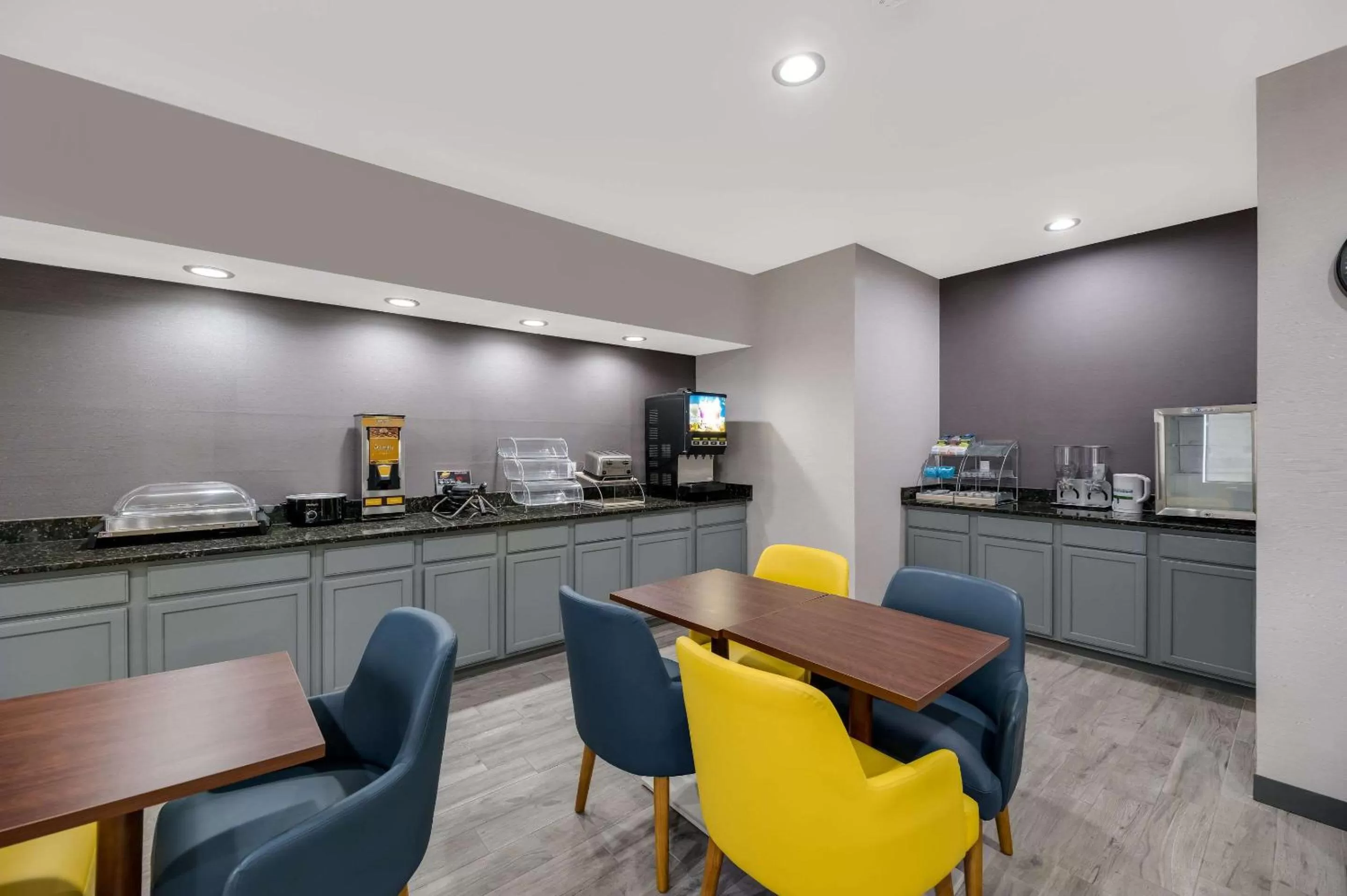 Coffee/tea facilities in Quality Inn & Suites Artesia