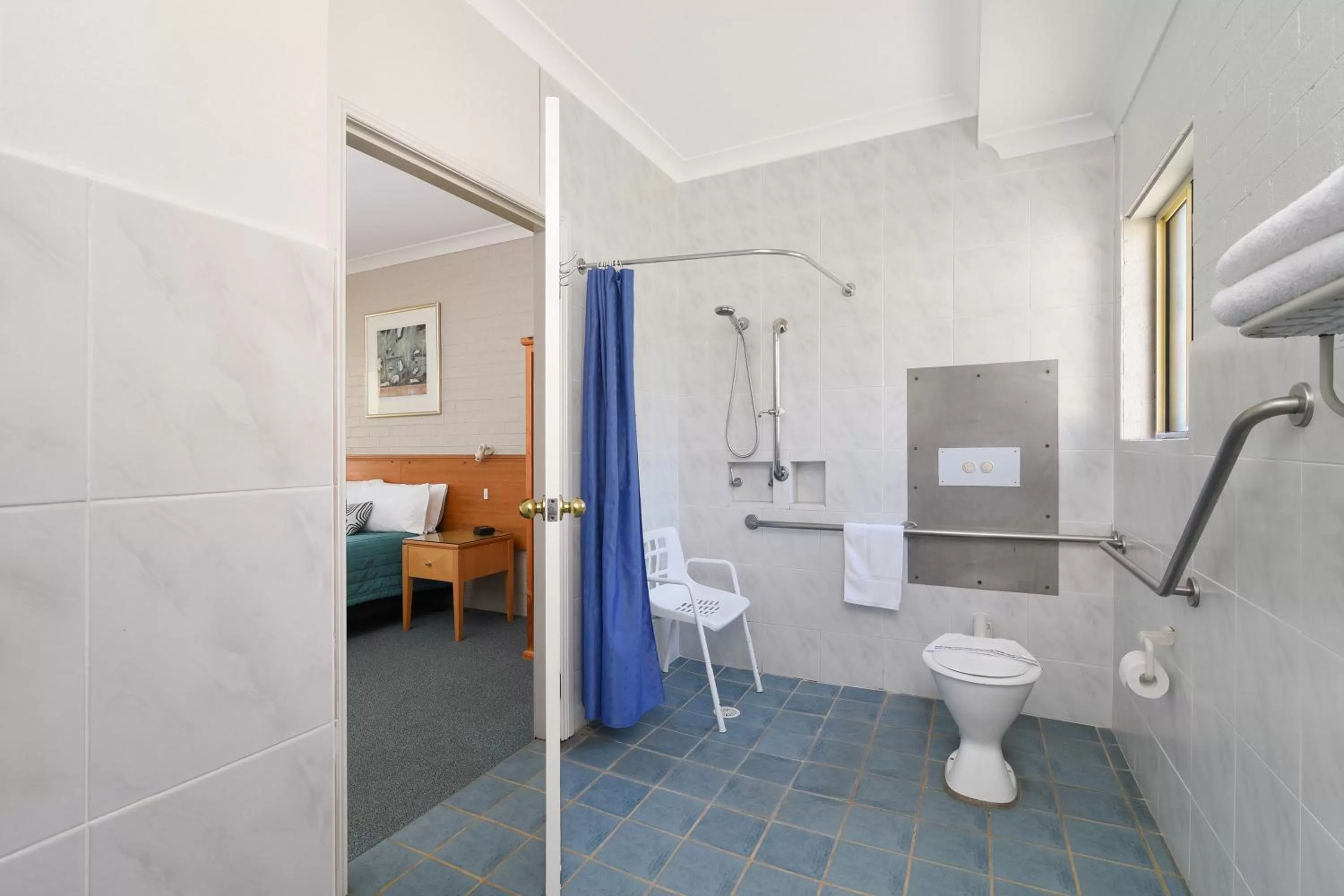 Bathroom in Catalina Motel Lake Macquarie