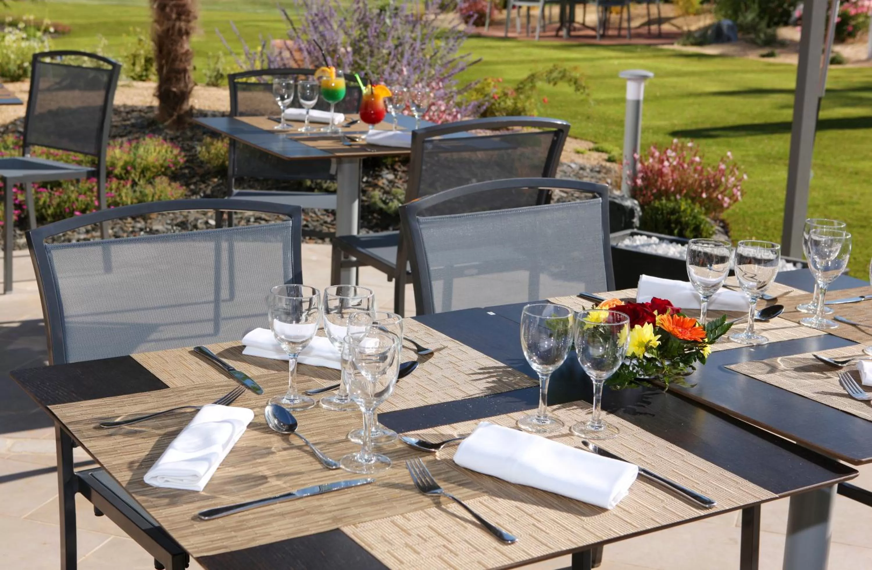 Restaurant/places to eat in Hotel Plaza - site du Futuroscope