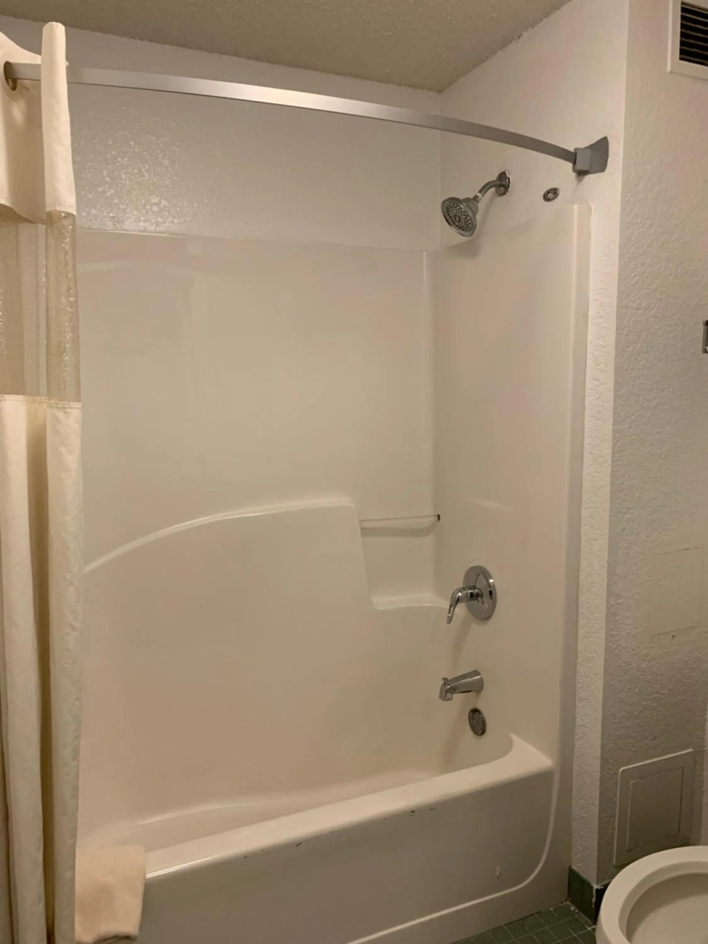 Bathroom in Travelodge Suites by Wyndham MacClenny I-10