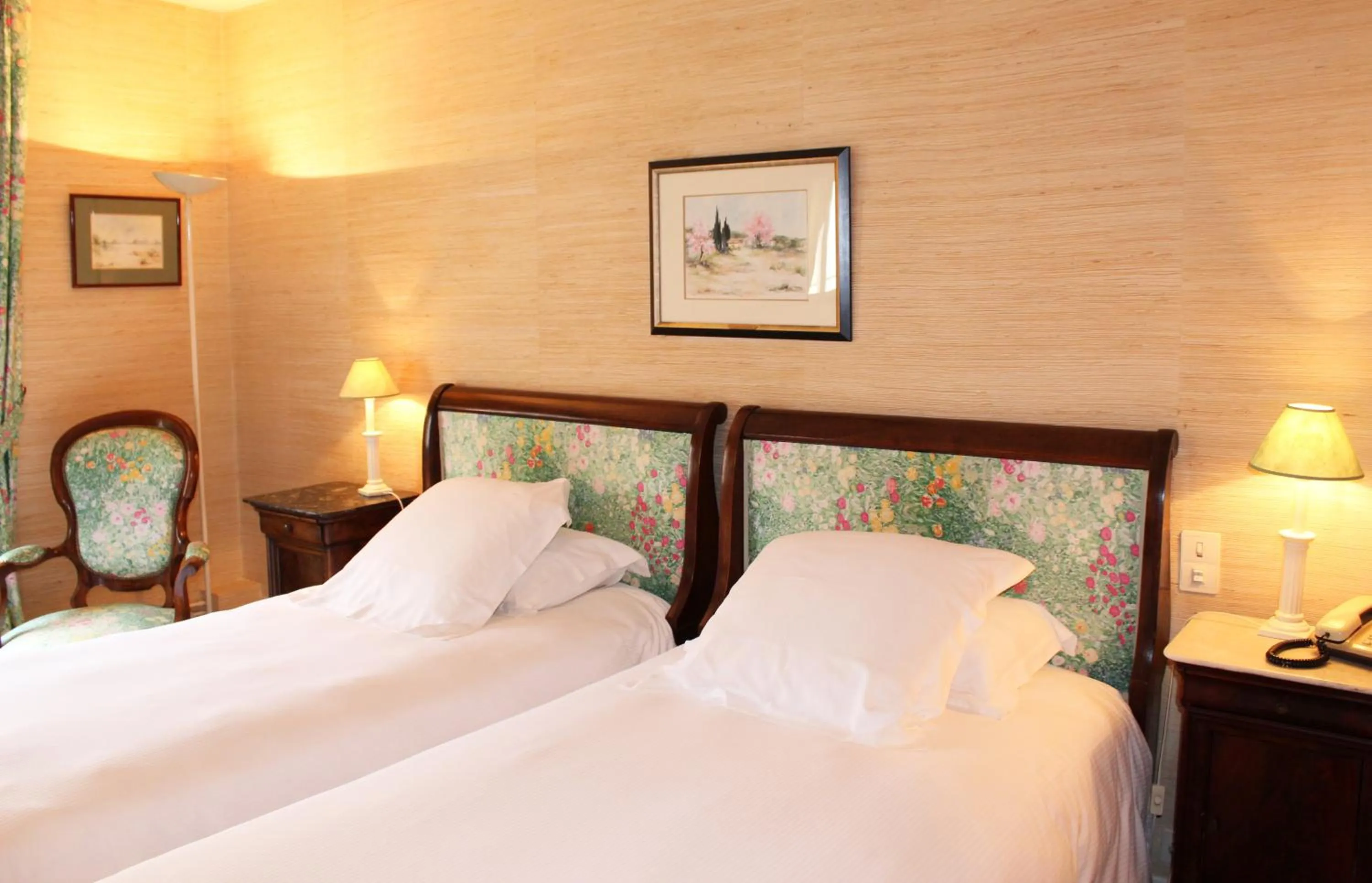 Bed in Hostellerie Du Grand Saint Antoine