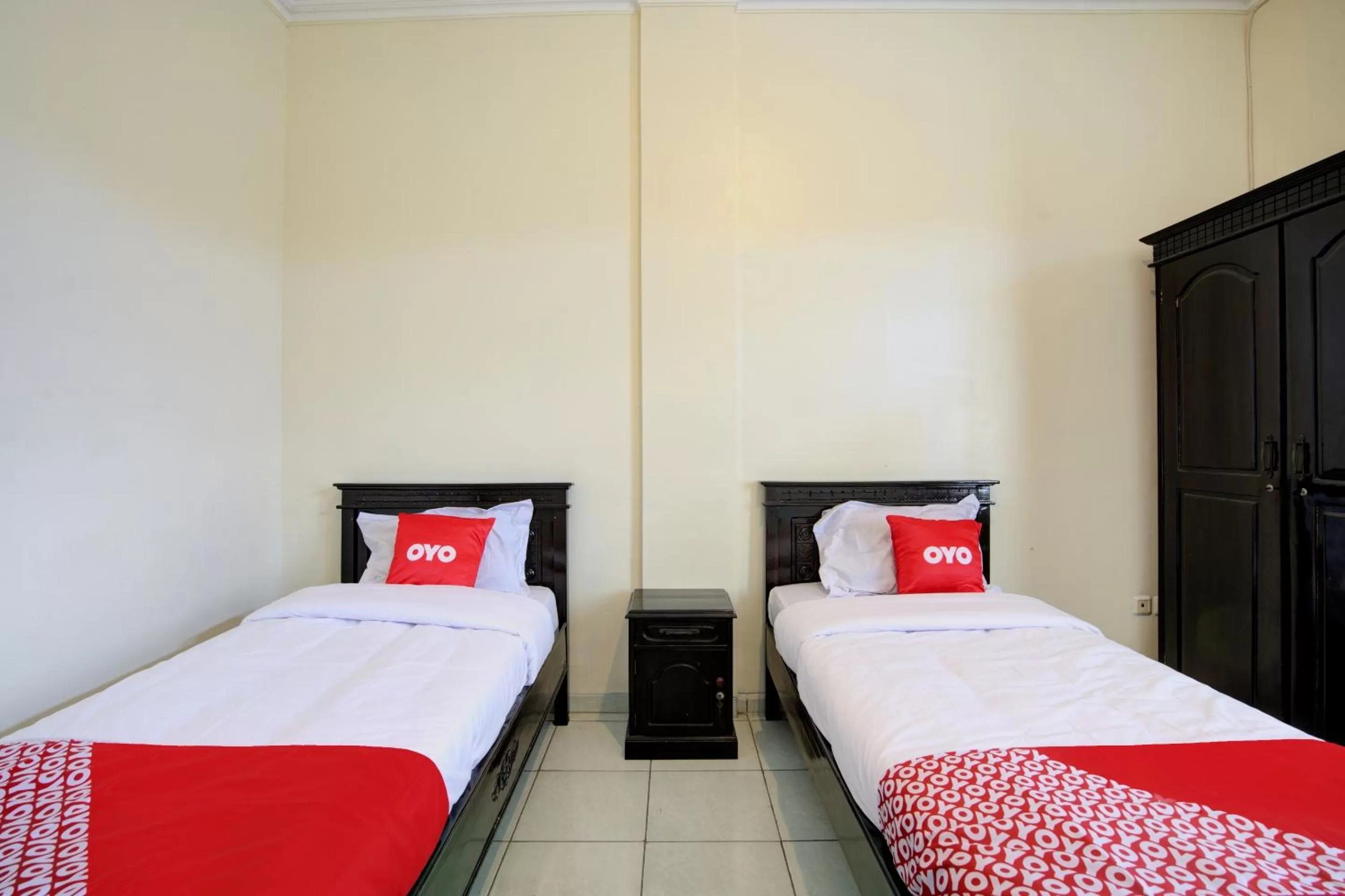 Bedroom, Bed in OYO 3862 Syariah Hotel Pandan Wangi