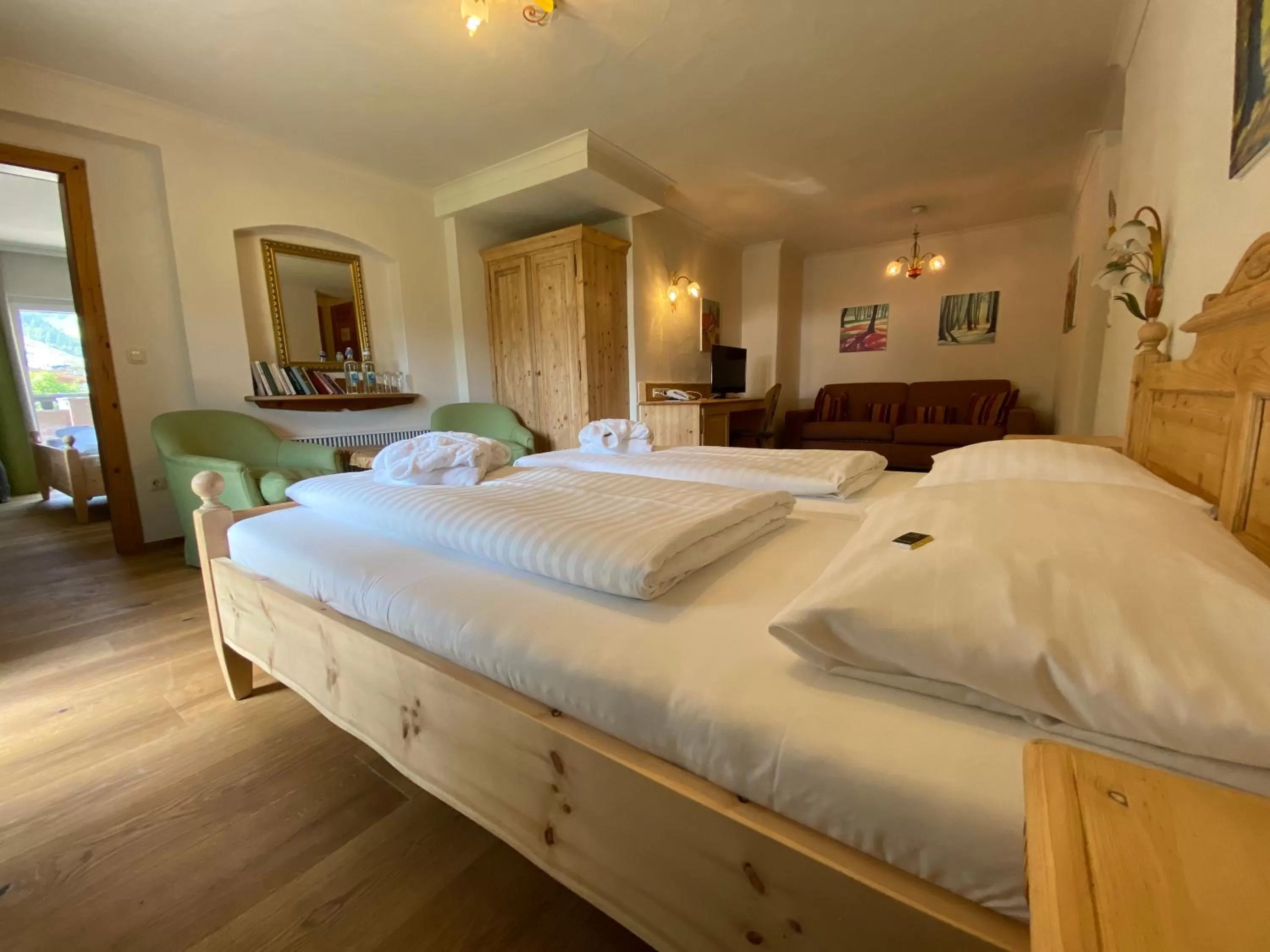 Photo of the whole room, Bed in Stammhaus im Hotel Alpine Palace