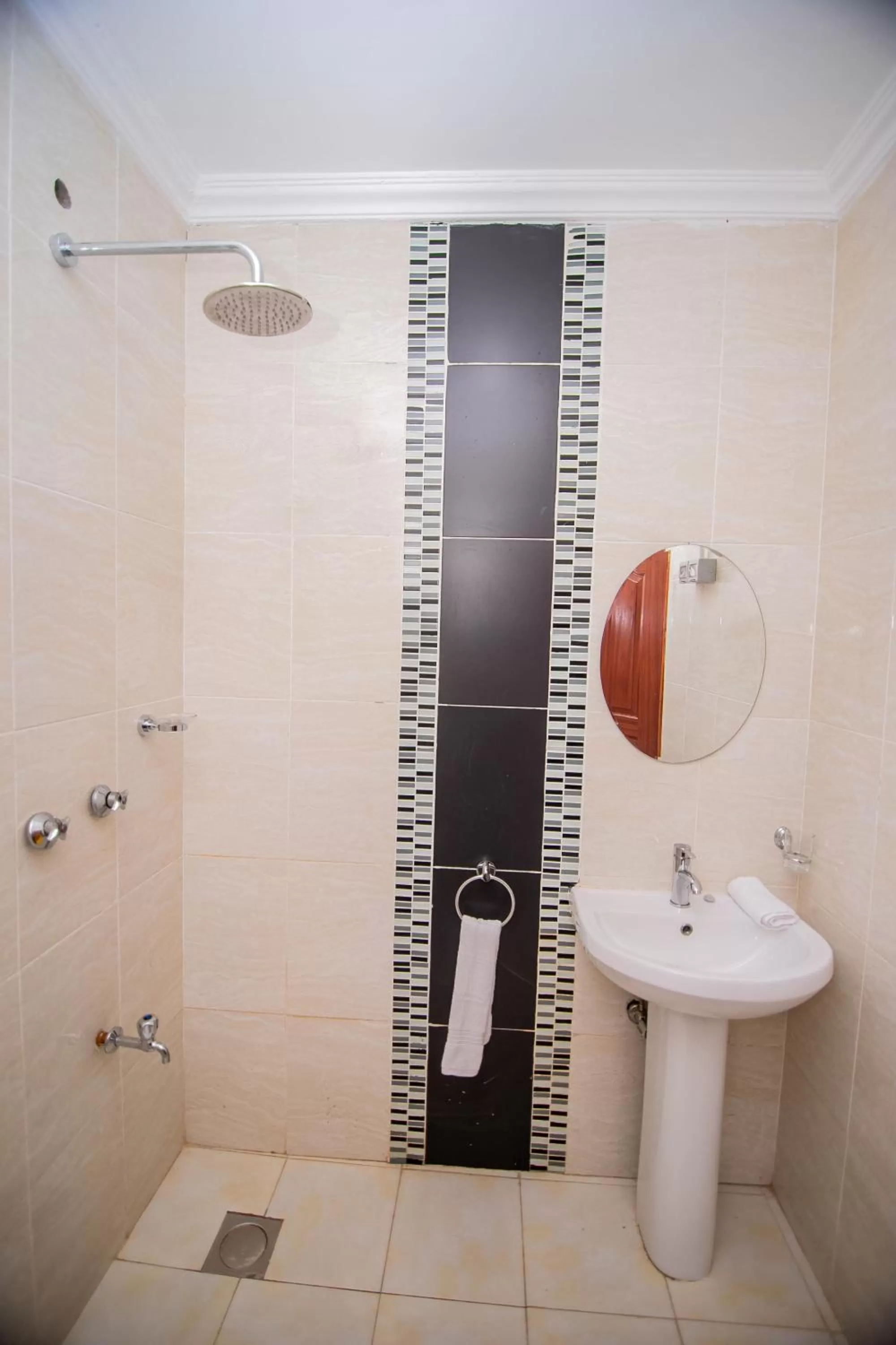 Shower in Lovely Garden Guest Home