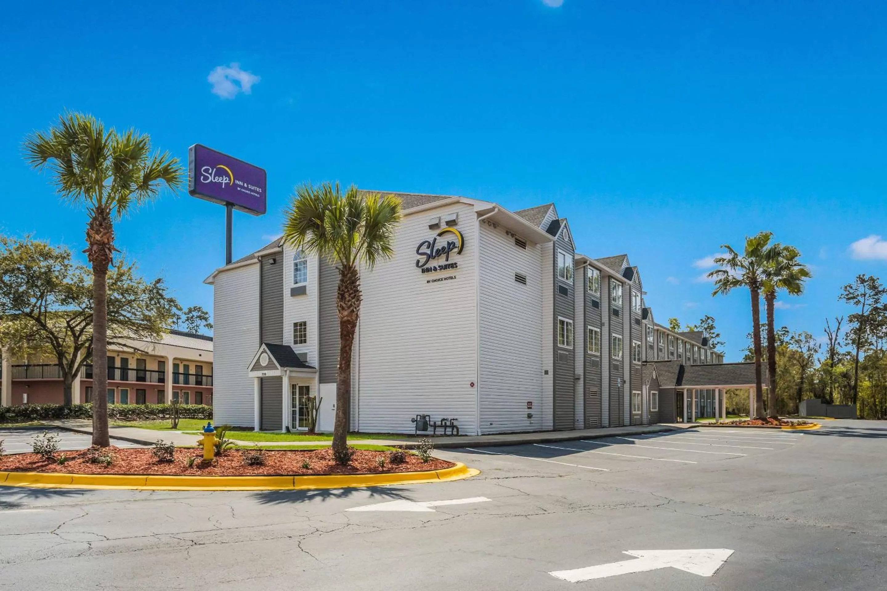 Property building in Sleep Inn & Suites Tallahassee-Capitol