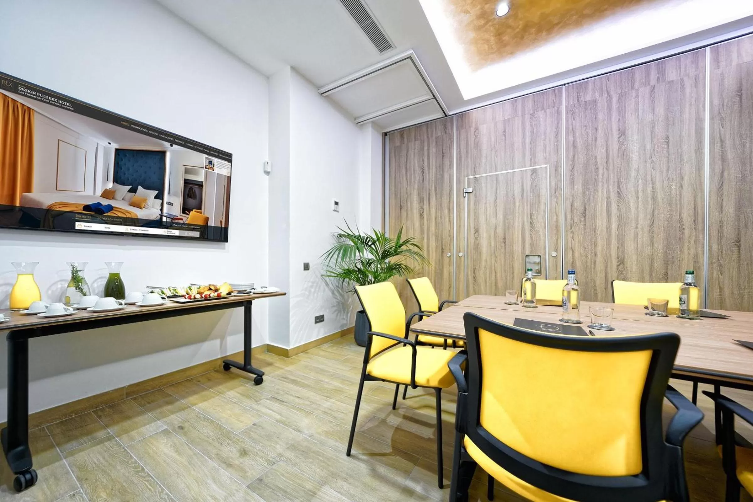 Meeting/conference room in Design Plus Bex Hotel