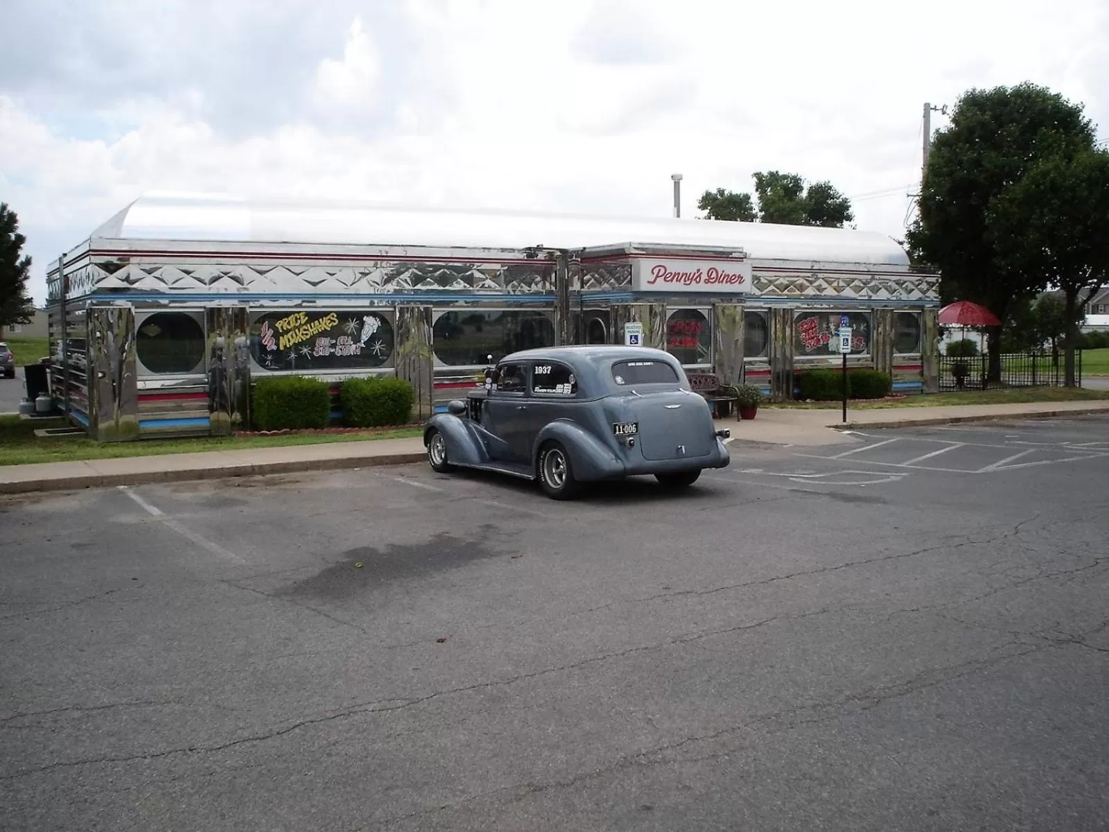 Restaurant/places to eat in Baymont by Wyndham Wellington