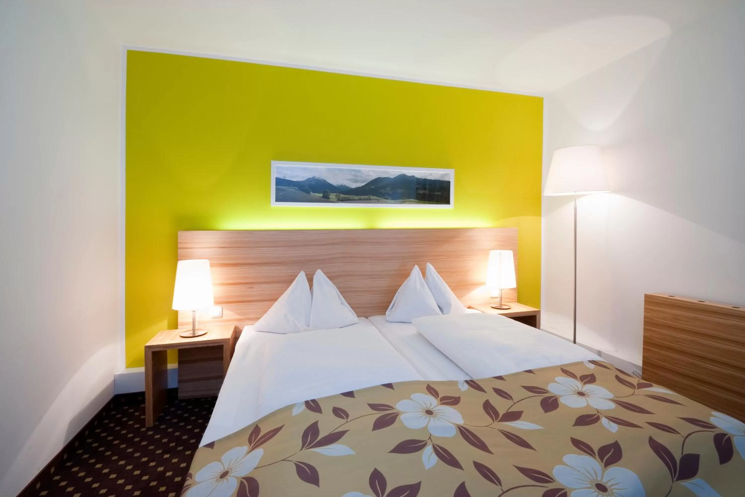 Bed in Alphotel Innsbruck