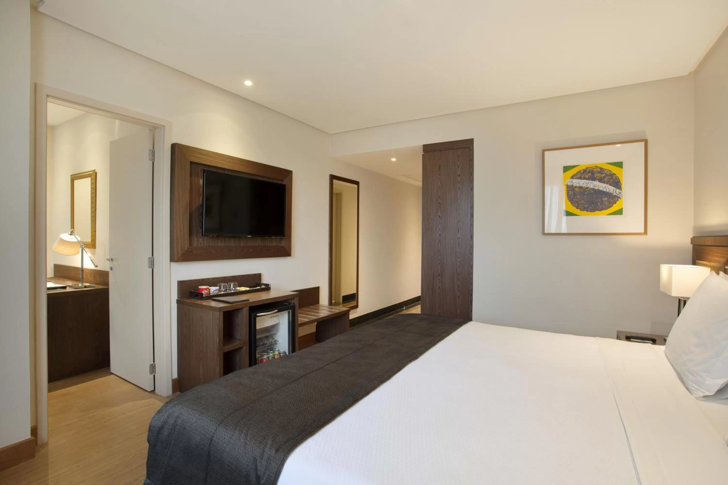 Photo of the whole room, Bed in Windsor Brasilia Hotel