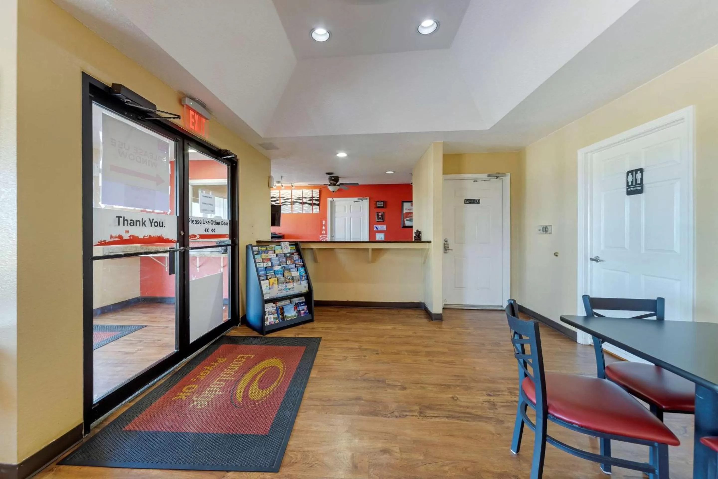 Lobby or reception in Econo Lodge Pryor