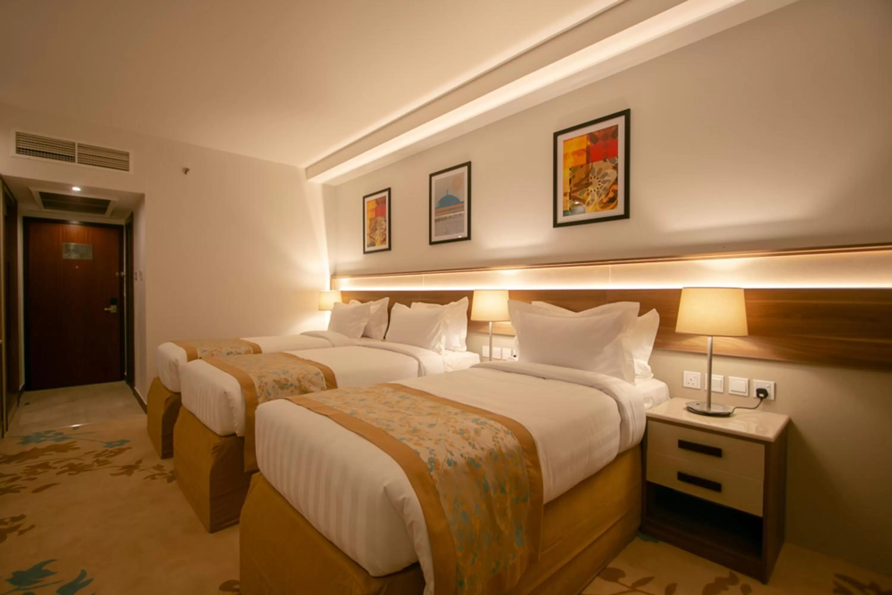 Bedroom, Bed in Le Bosphorus Hotel - Waqf Safi