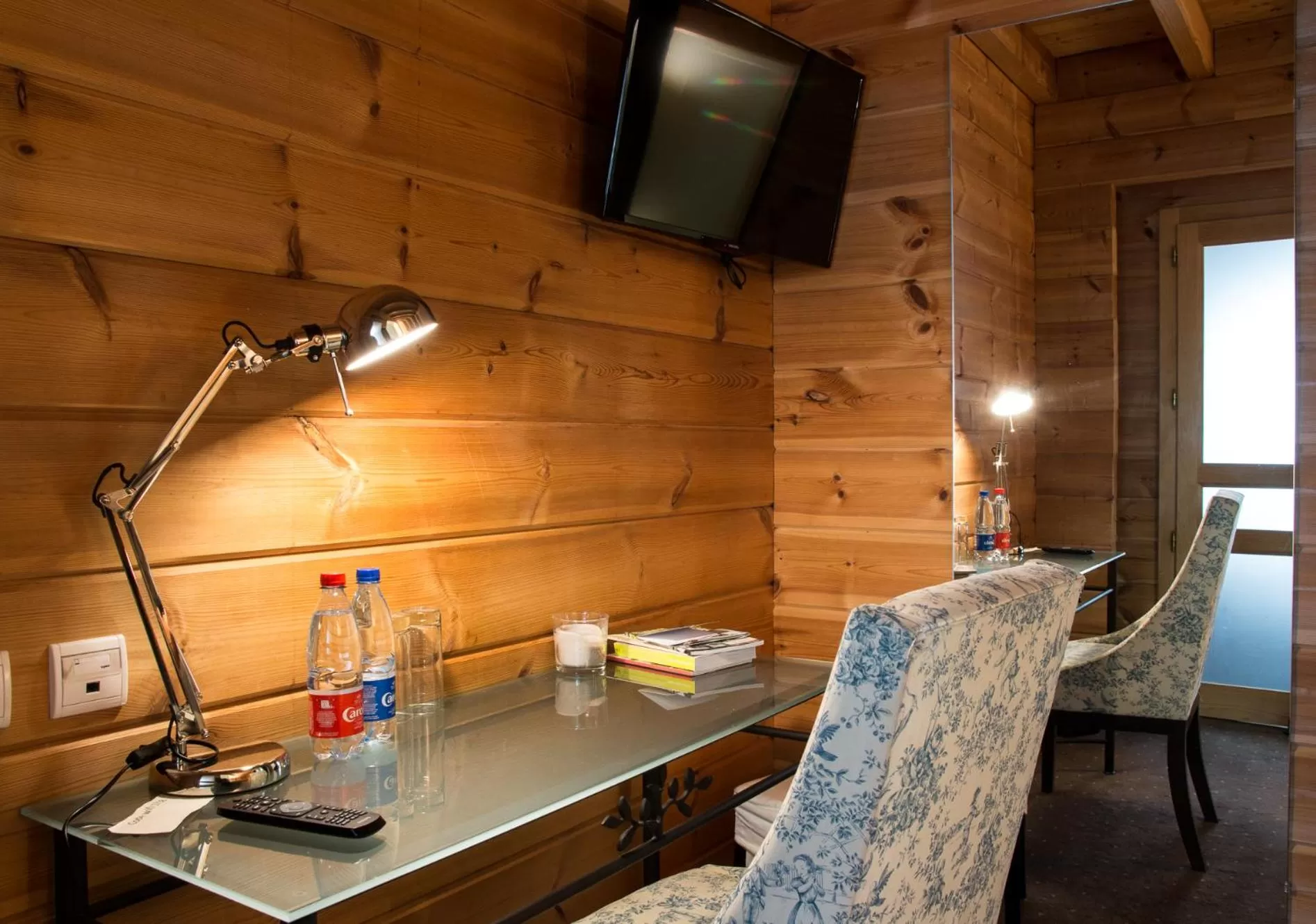 Seating area, Bathroom in L'Etable Gourmande