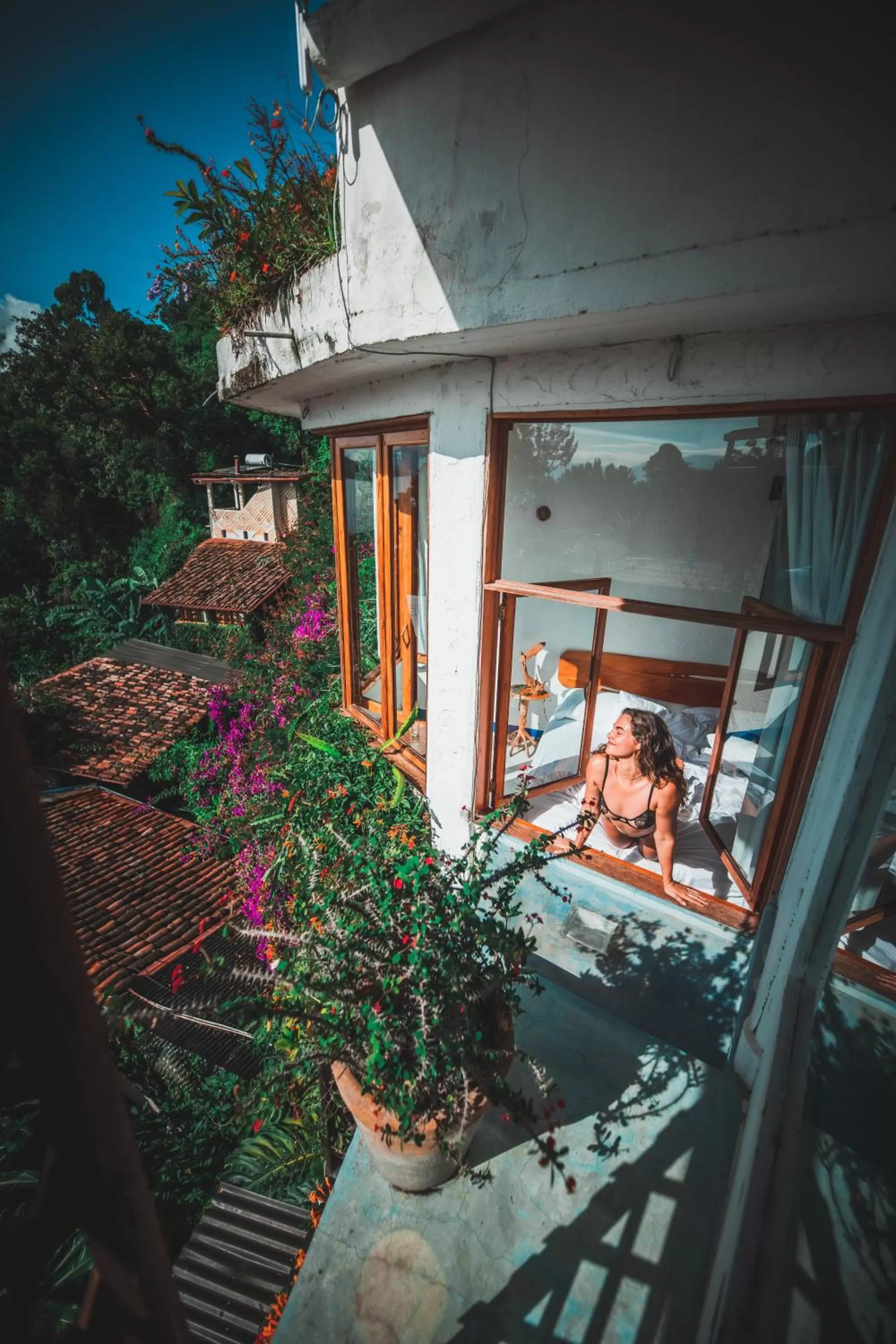 Bed in Lush Atitlán