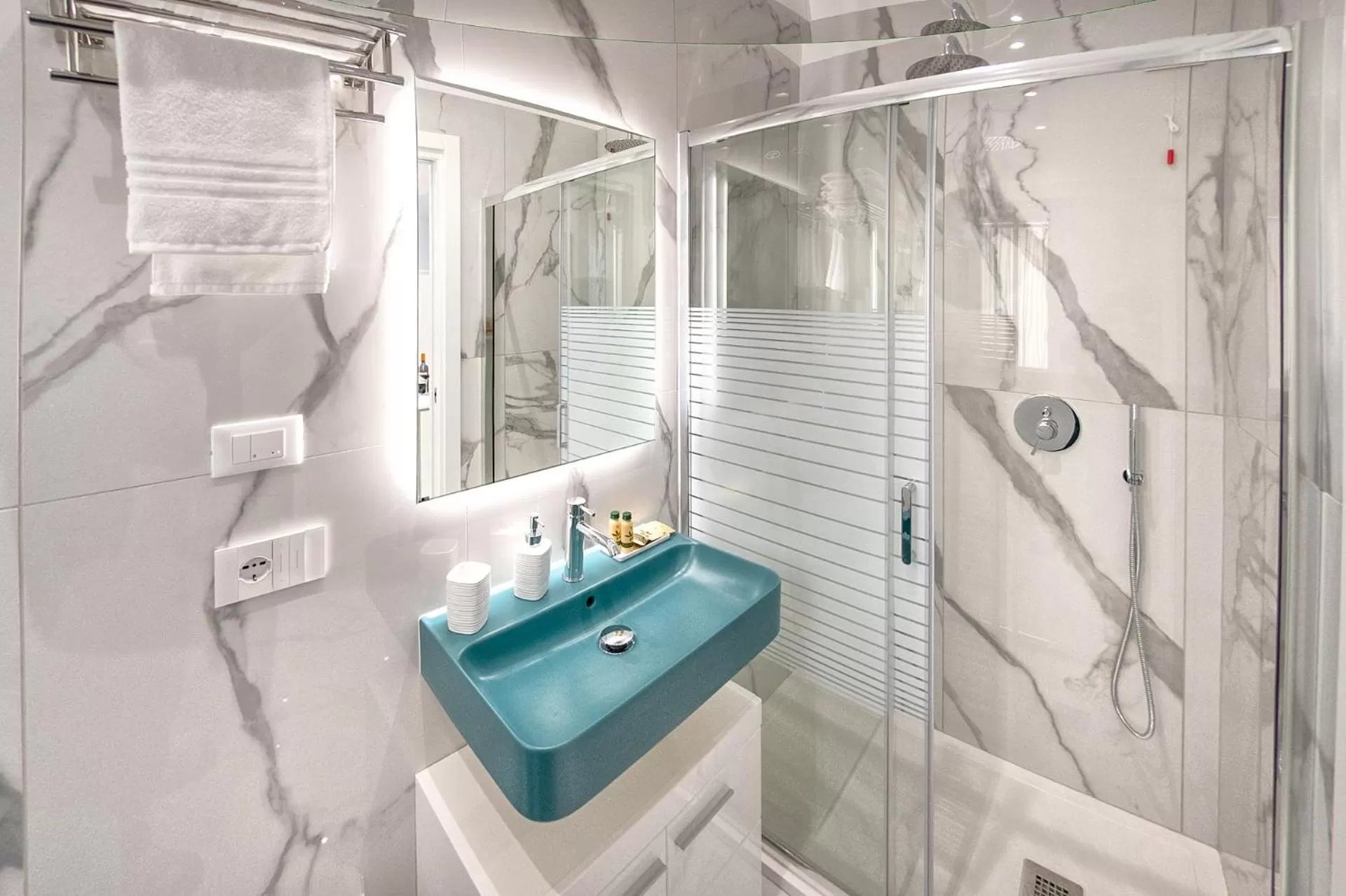 Bathroom in Maison Marienne - Deluxe B&B