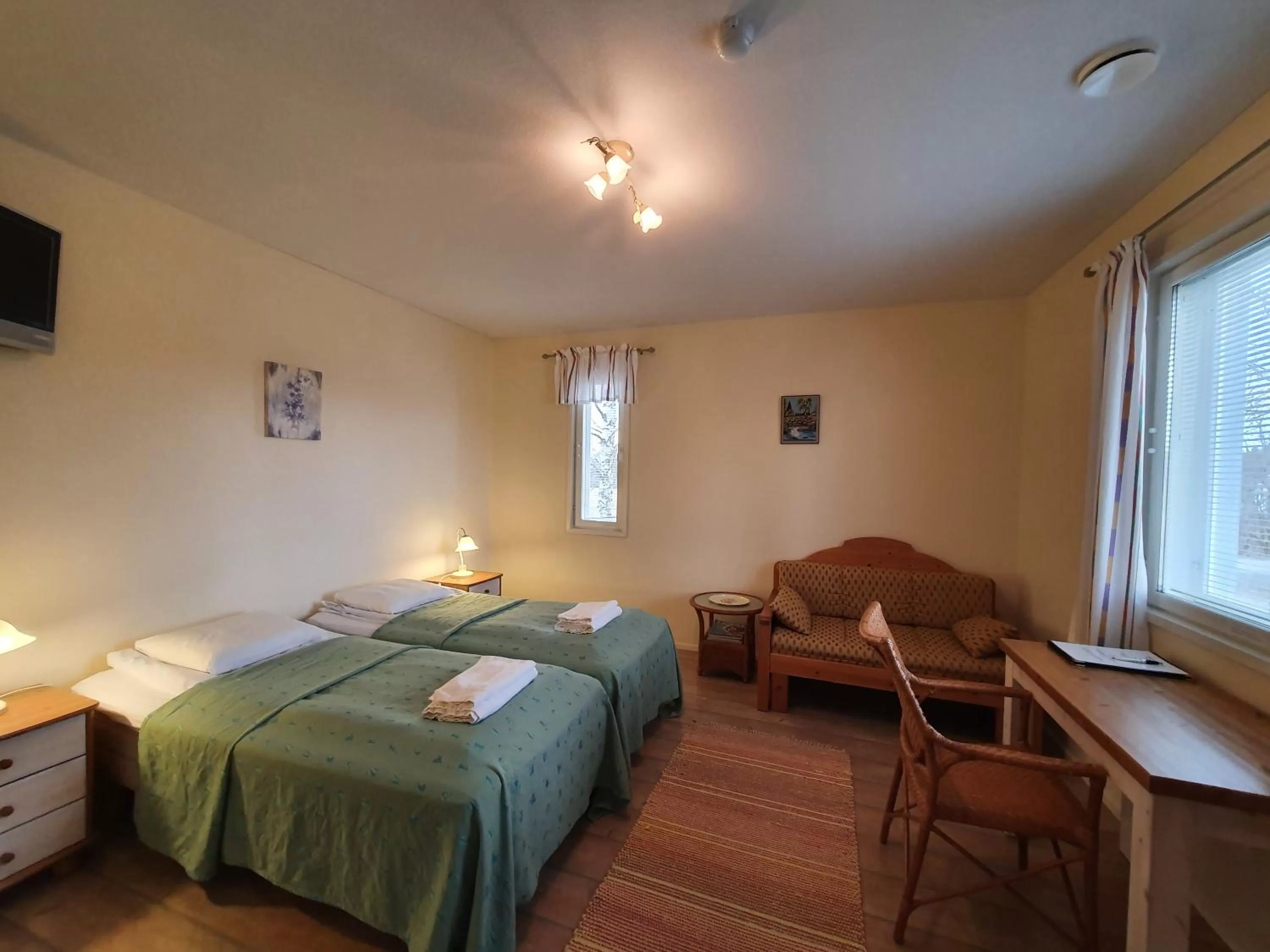 Photo of the whole room, Bed in B&B Lomamokkila