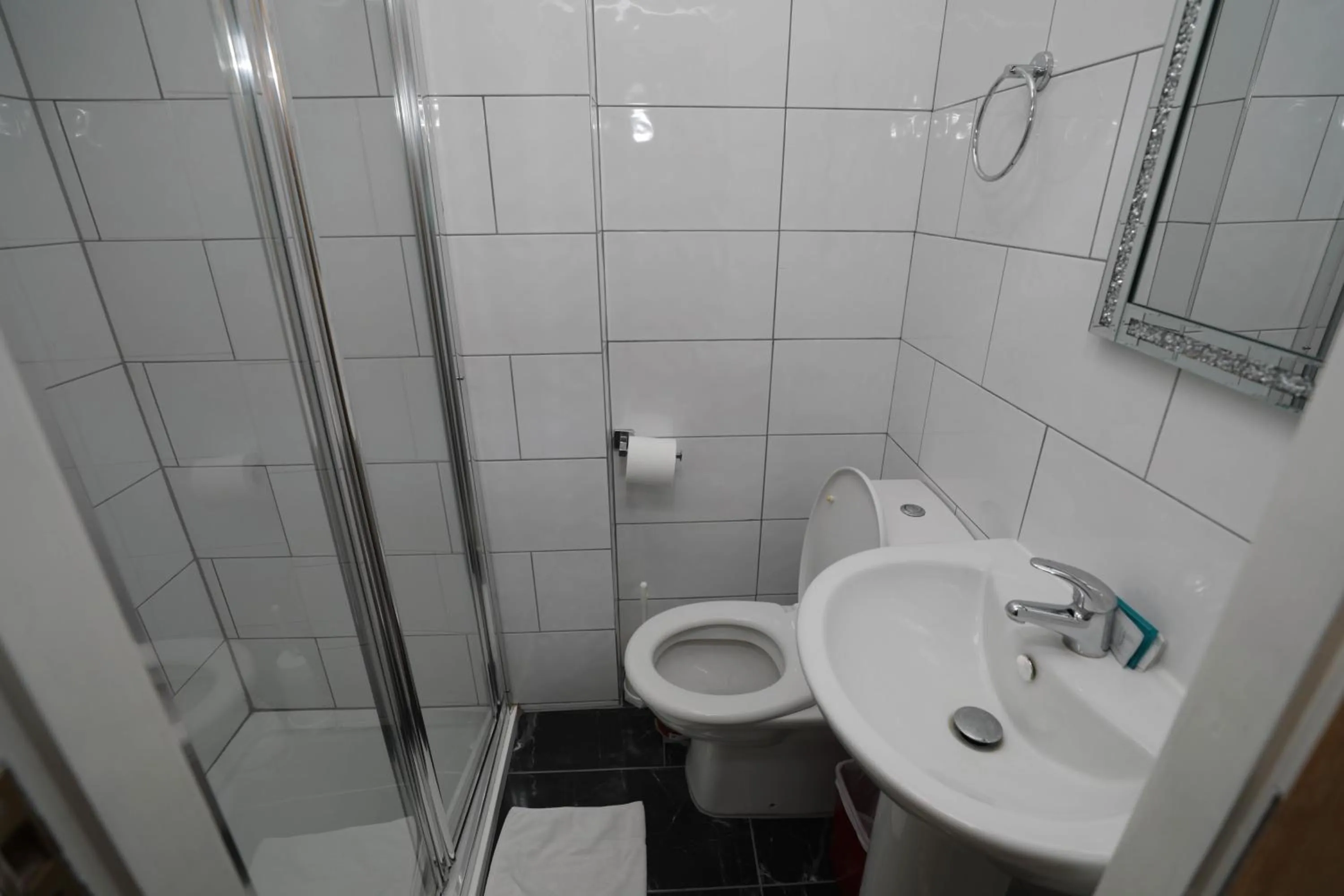 Bathroom in Holland Inn Hotel