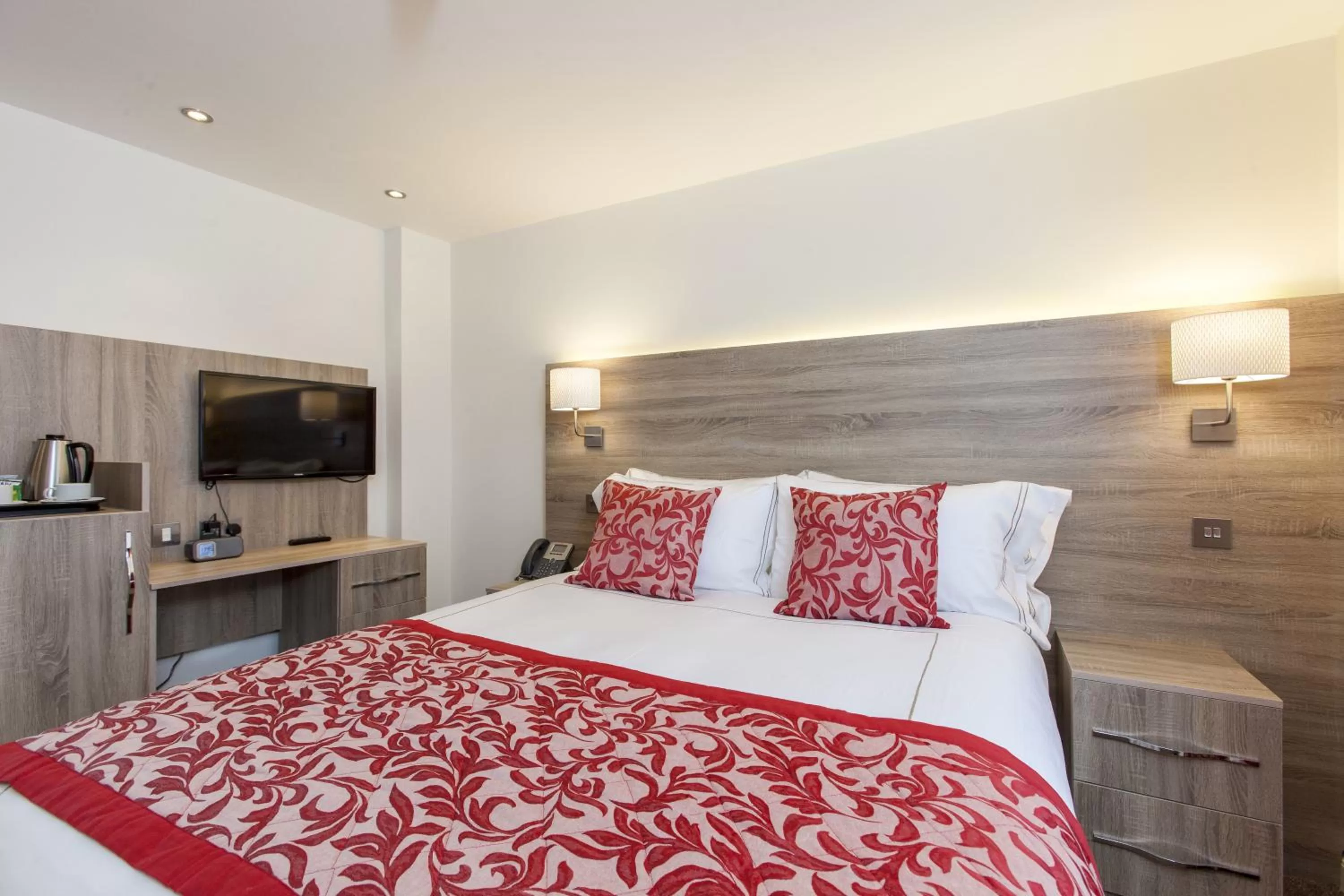 Bedroom, Bed in Hotel Shepherds Bush London