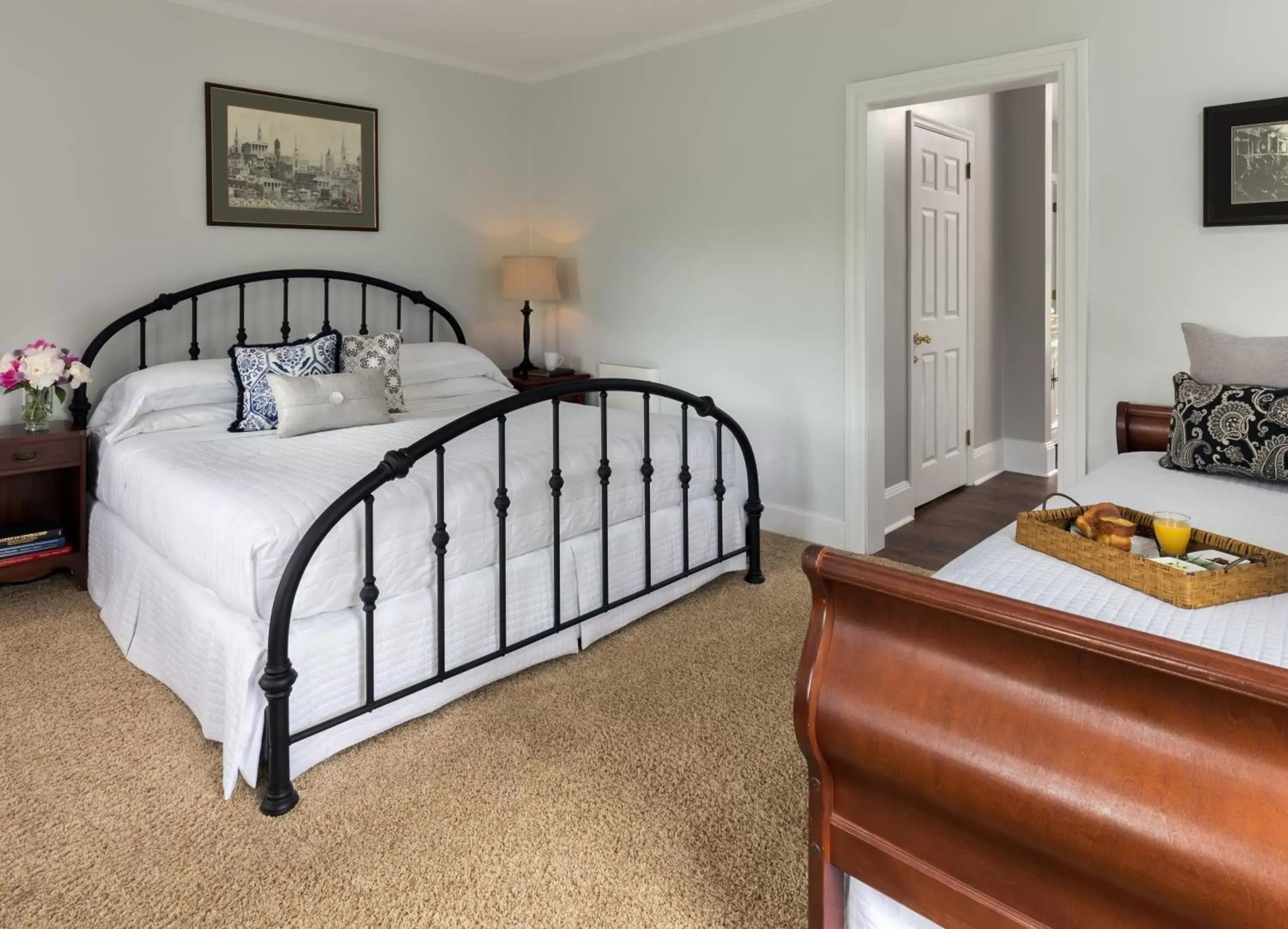 King Suite in Pheasant Field Bed and Breakfast King Suite in Pheasant Field Bed and Breakfast