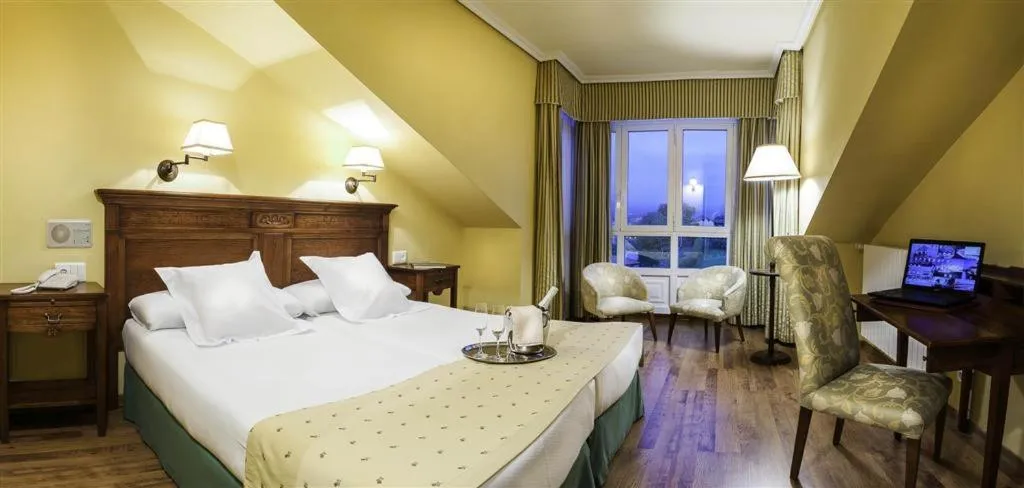 Bed in Silken Spa La Hacienda De Don Juan