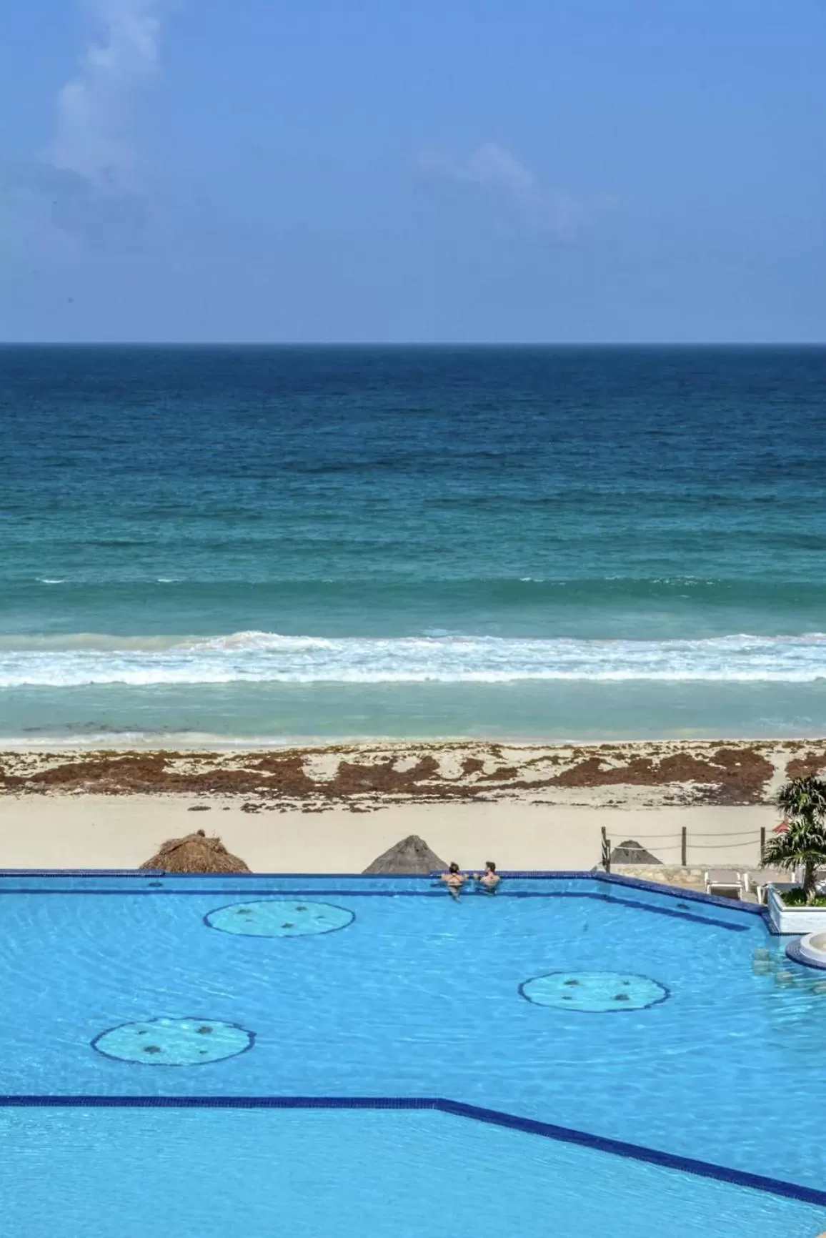 Swimming Pool in Cancun Beach&Sunrise