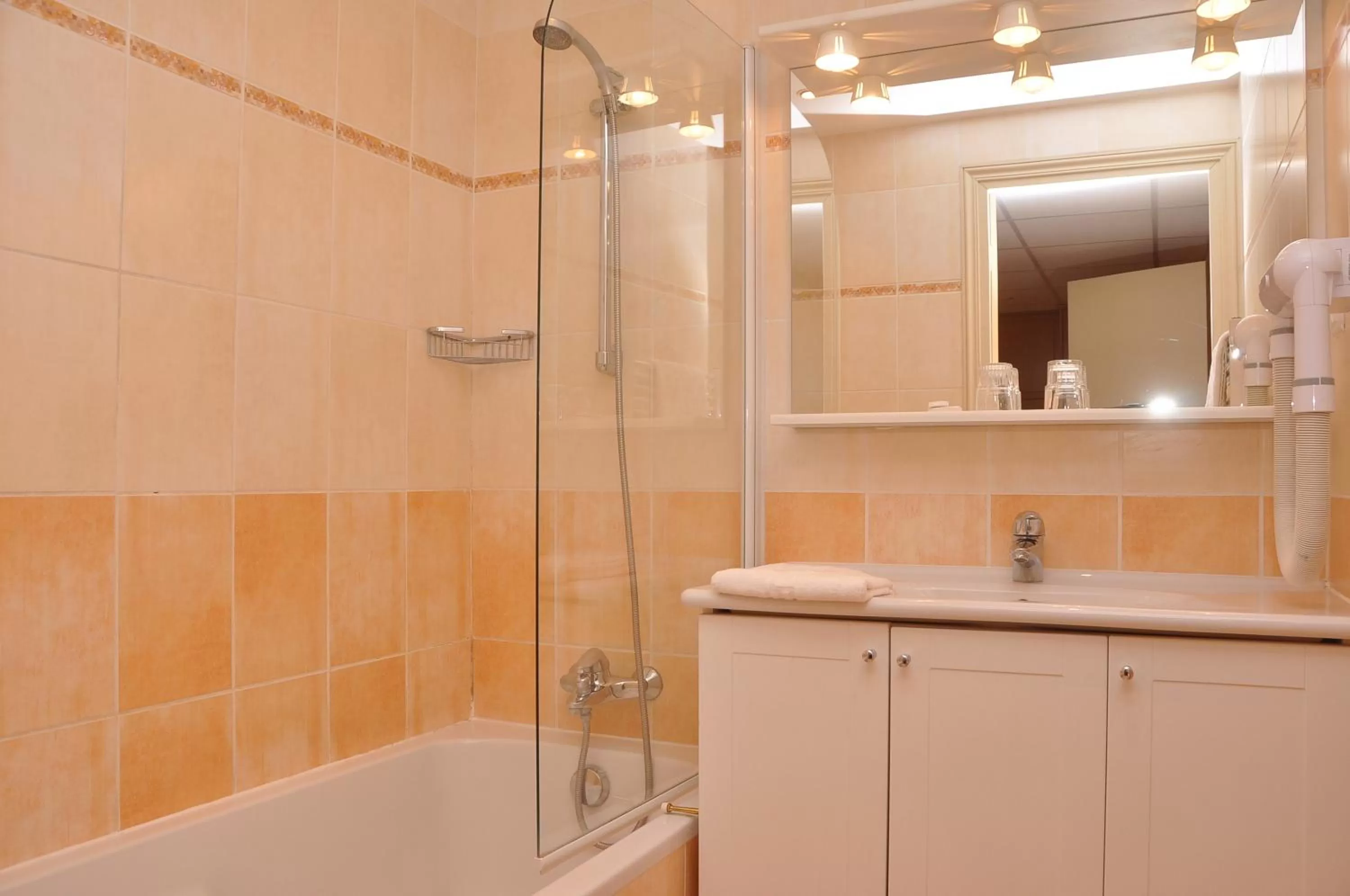 Bathroom in Appart Hotel Lou Castelet