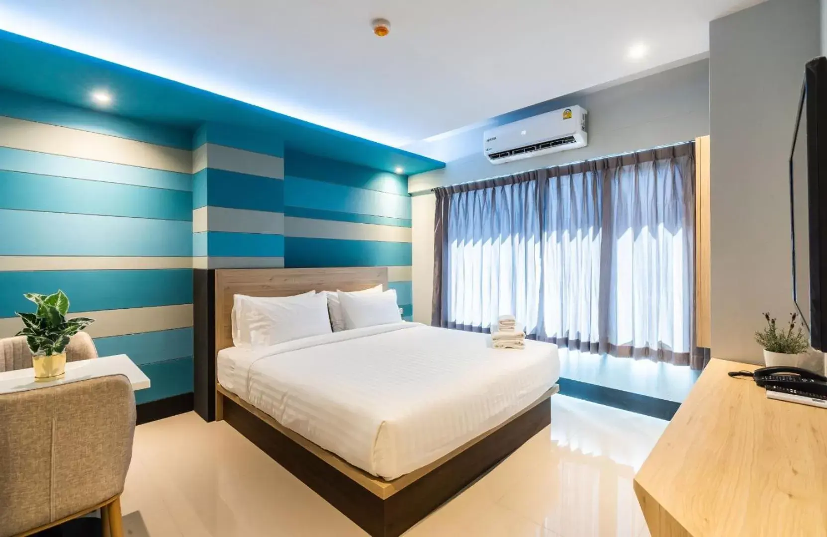 Deluxe King Room in Hi Sotel Victory Monument Deluxe King Room in Hi Sotel Victory Monument