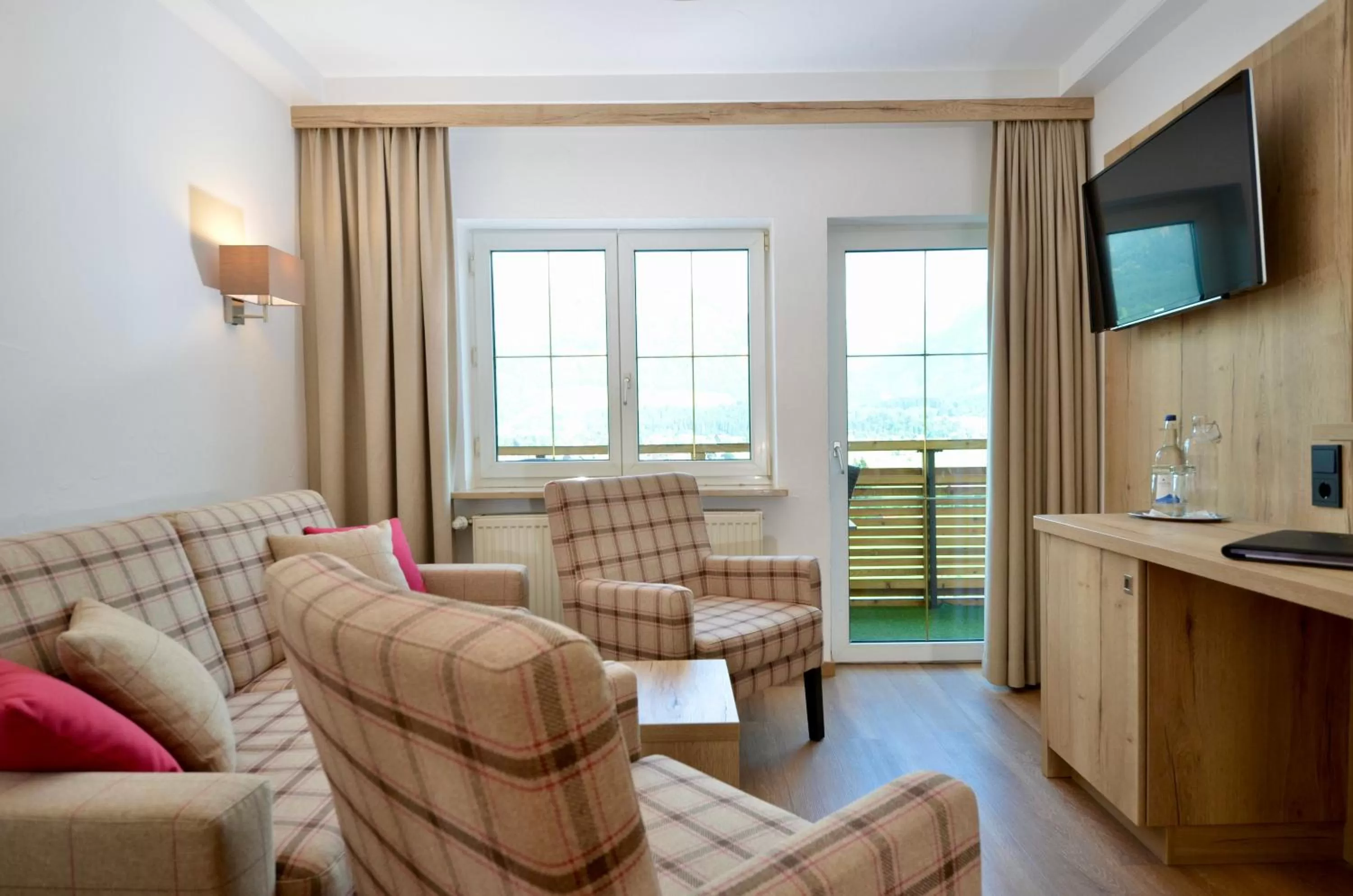 Staff, Seating Area in Naturhotel Café Waldesruhe