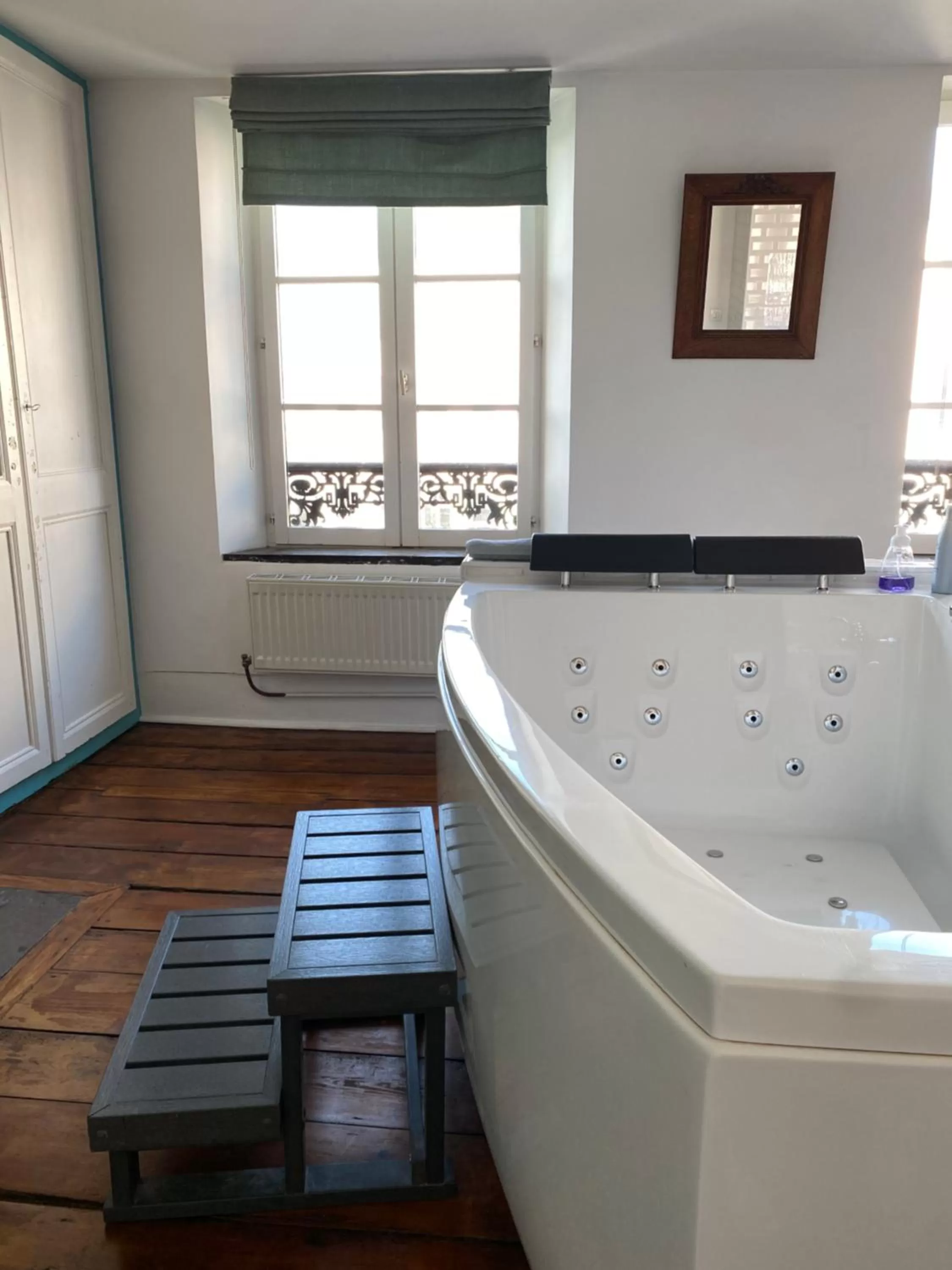 Hot Tub in Chambres d'Hôtes Au coin du spa