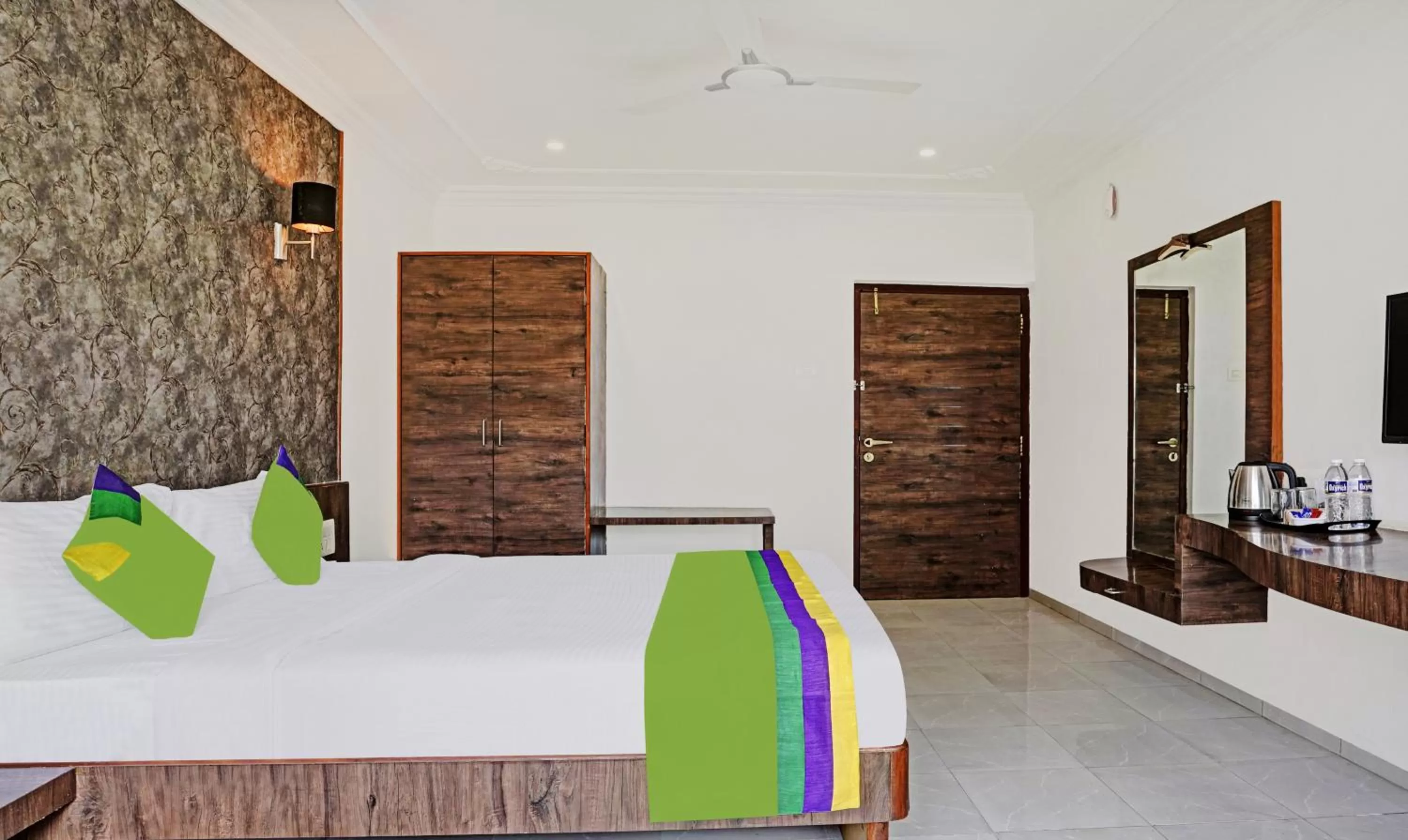 Bedroom, Bed in Treebo Varsha Palace