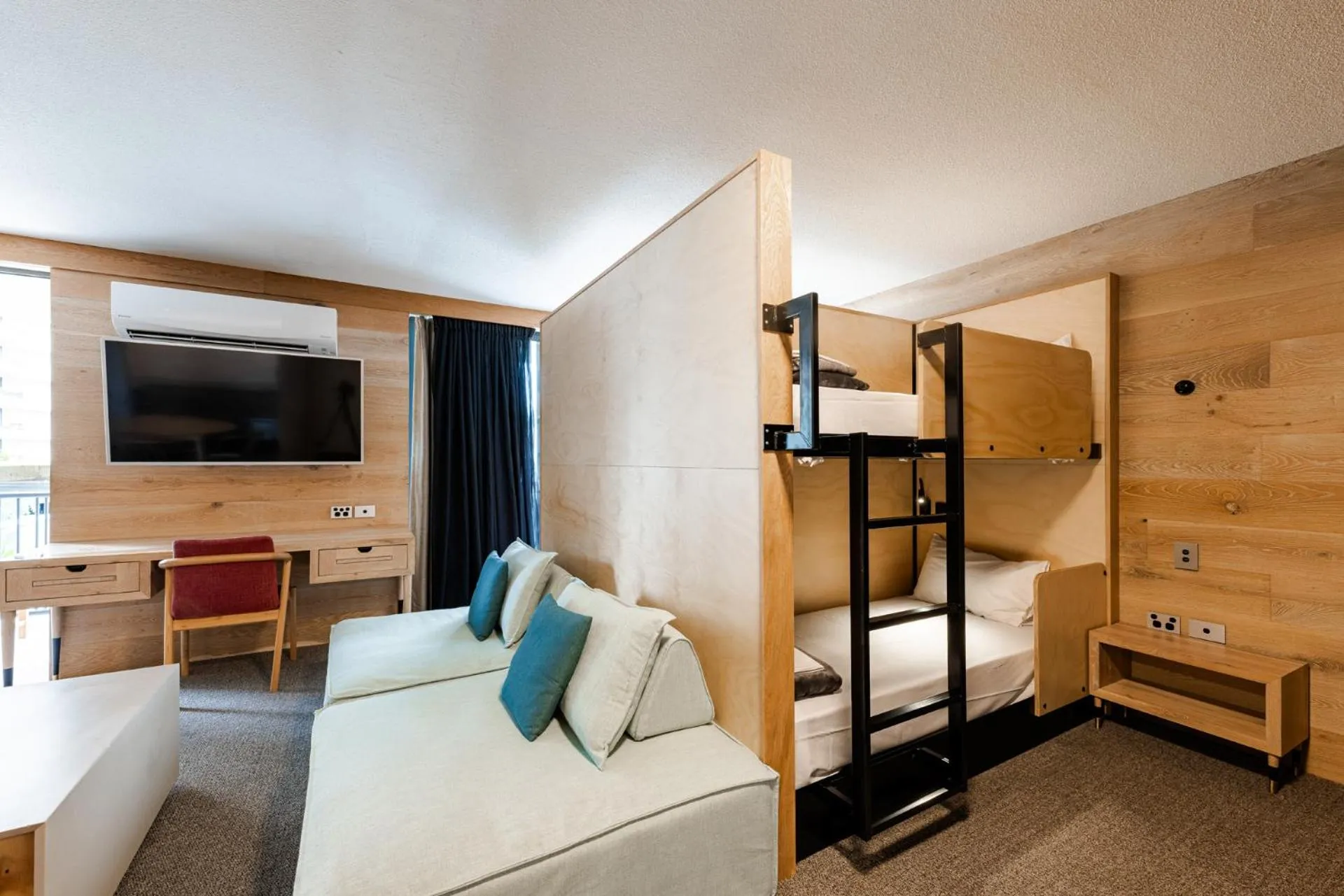 Bed in Bunk Surfers Paradise International Backpacker Hostel