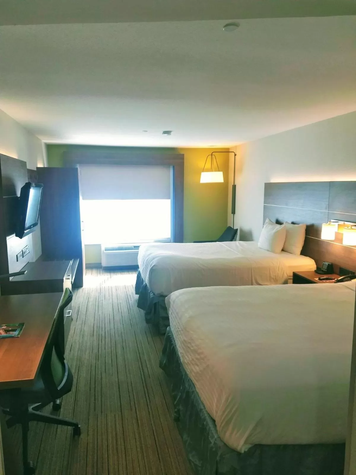 Bedroom, Bed in Holiday Inn Express & Suites - Indianapolis Northwest by IHG